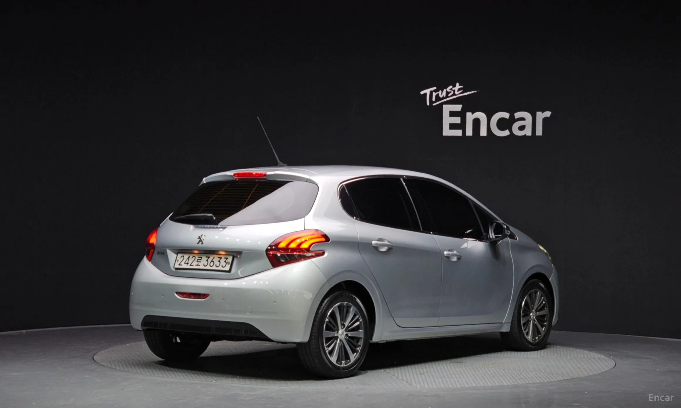 Peugeot 208 превью 2