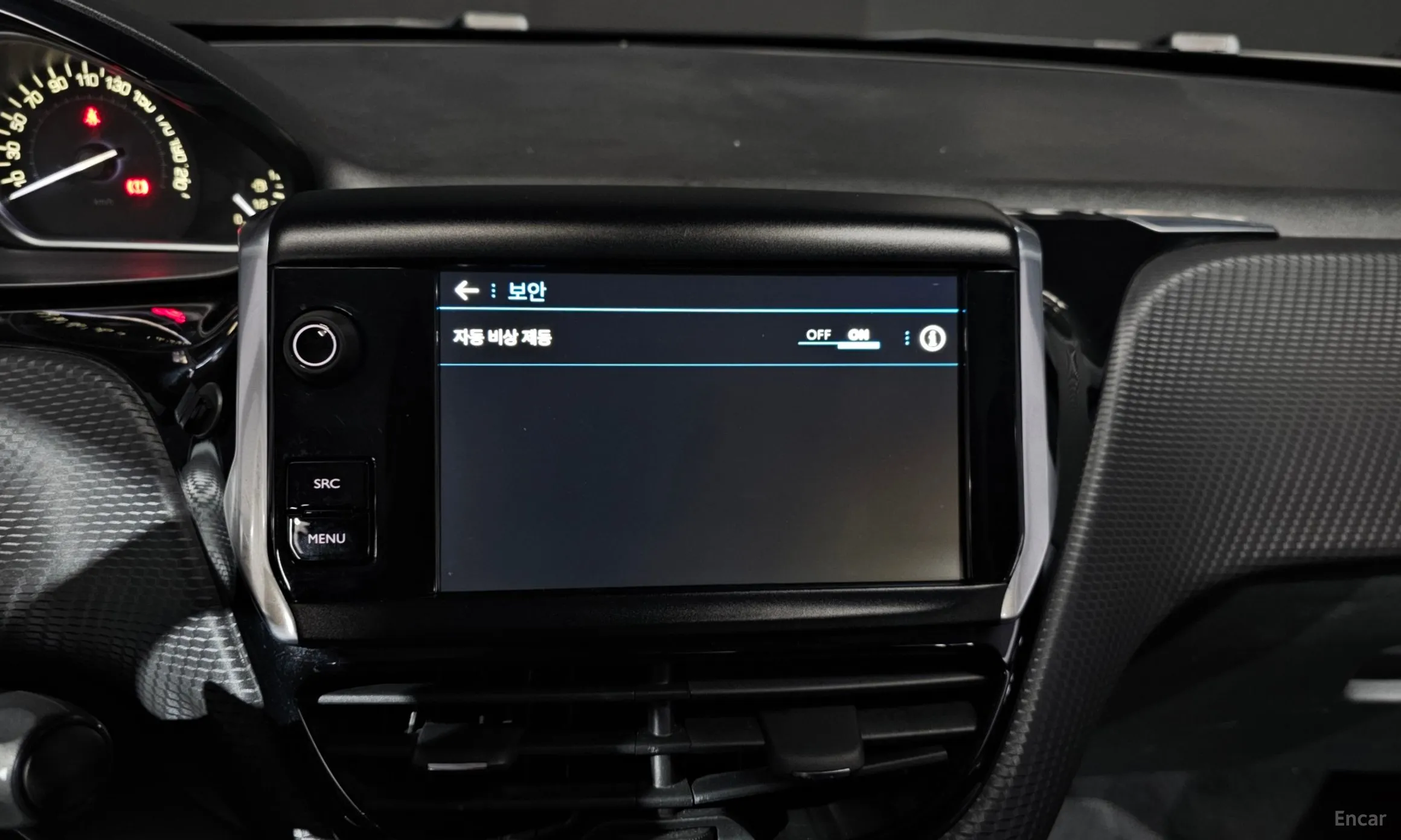 Peugeot 208 превью 17