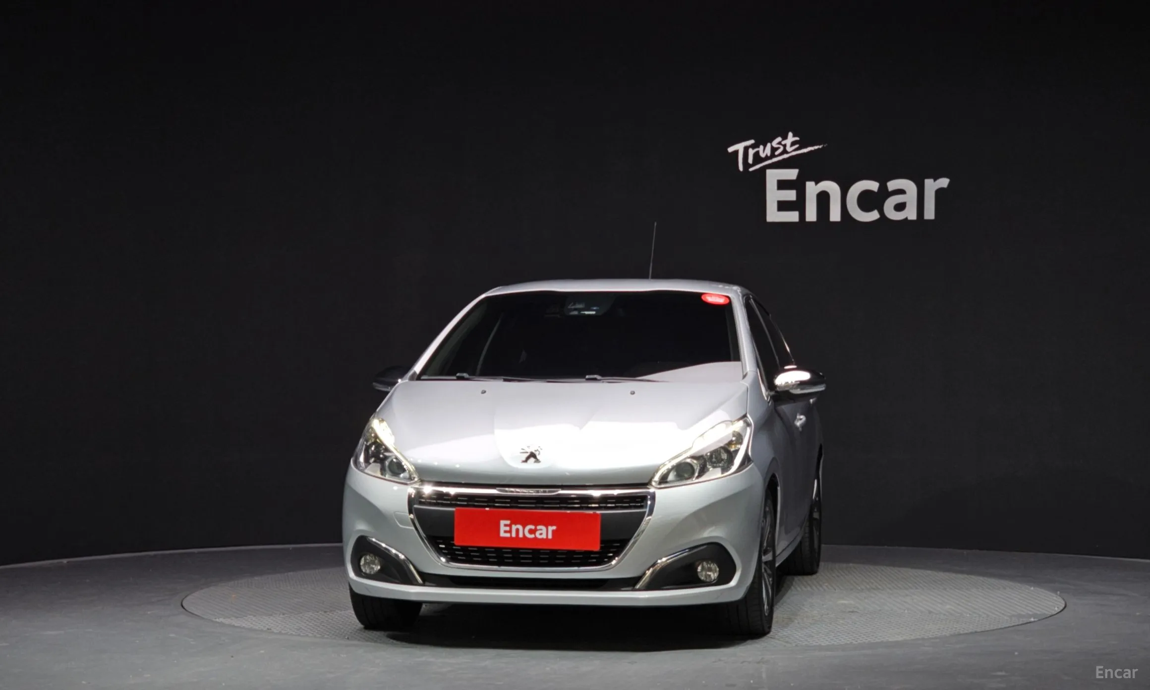 Peugeot 208 превью 3