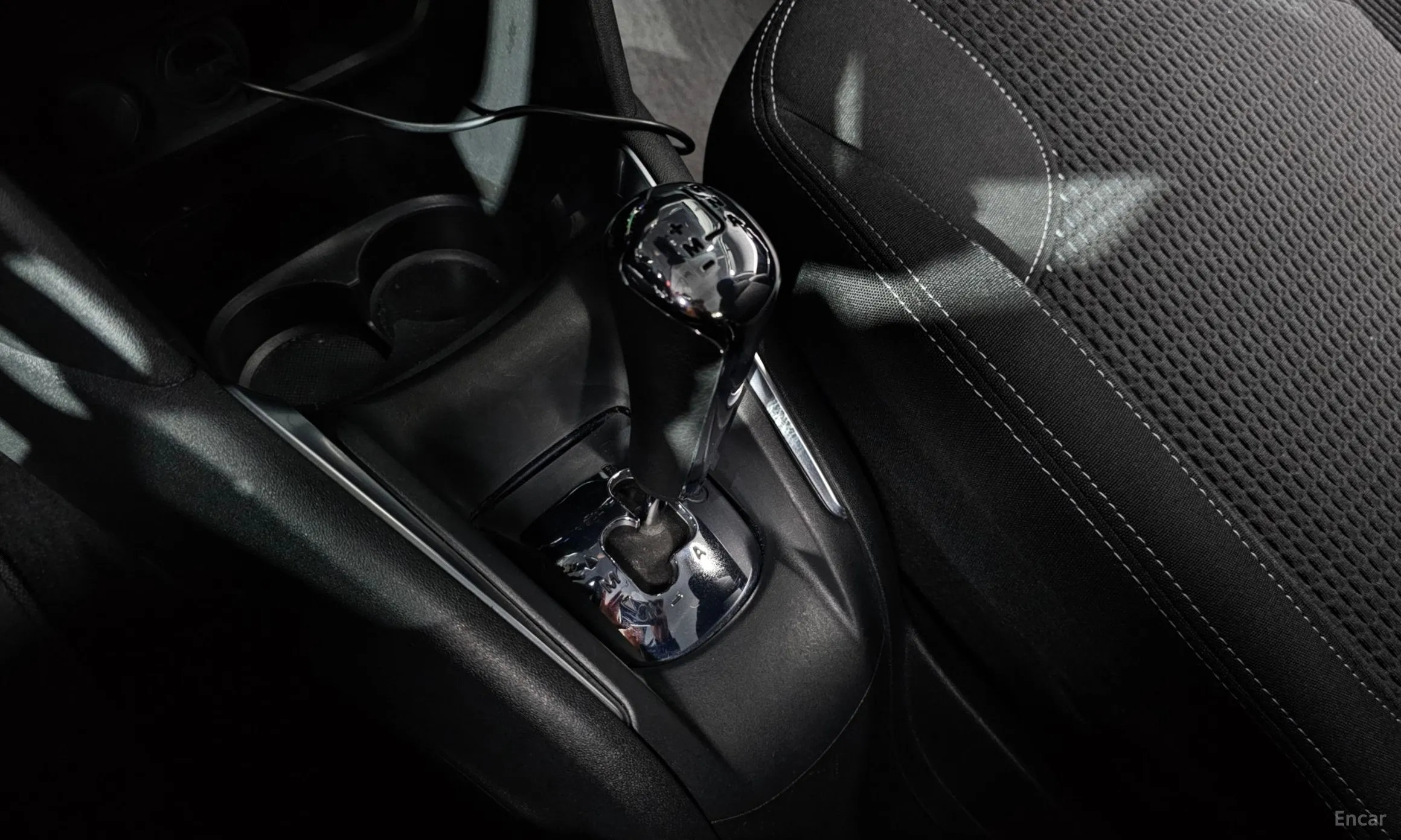 Peugeot 208 превью 9