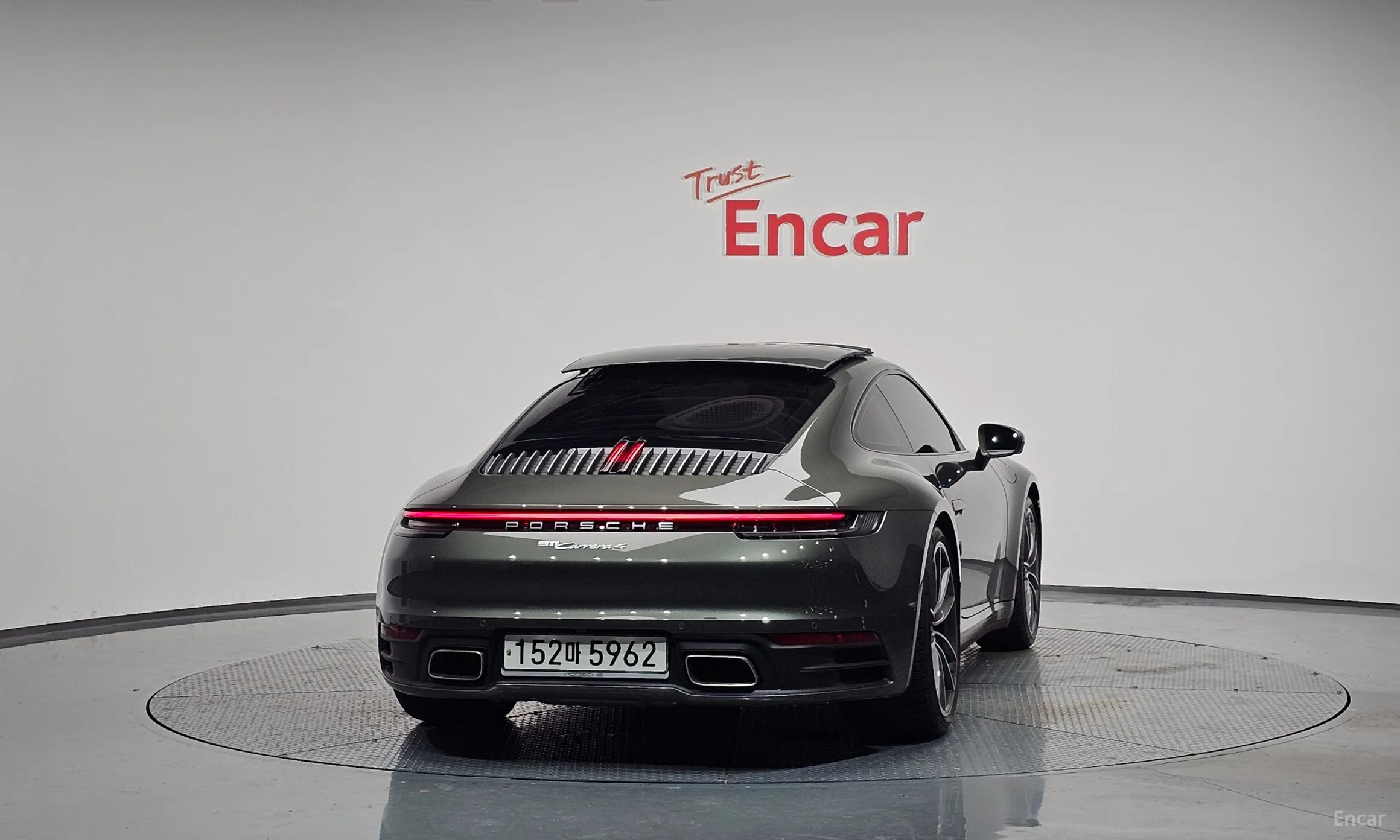 Porsche 911 (992) превью 4