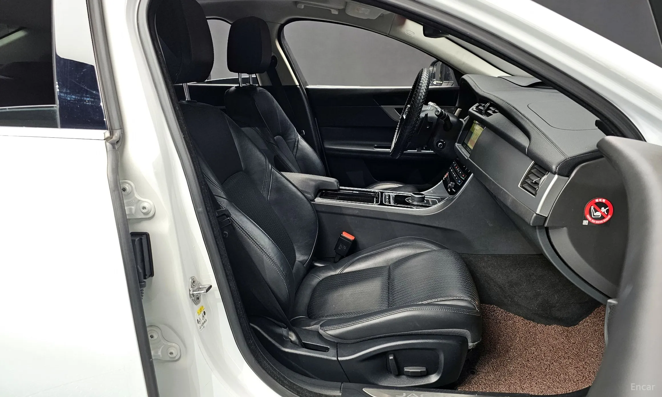 Jaguar XF (x260) превью 10