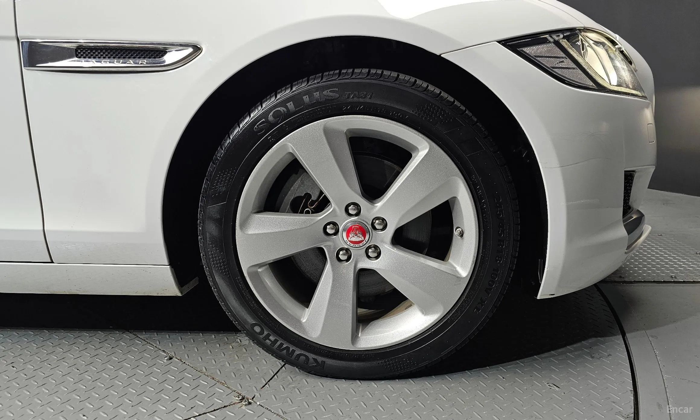 Jaguar XF (x260) превью 5