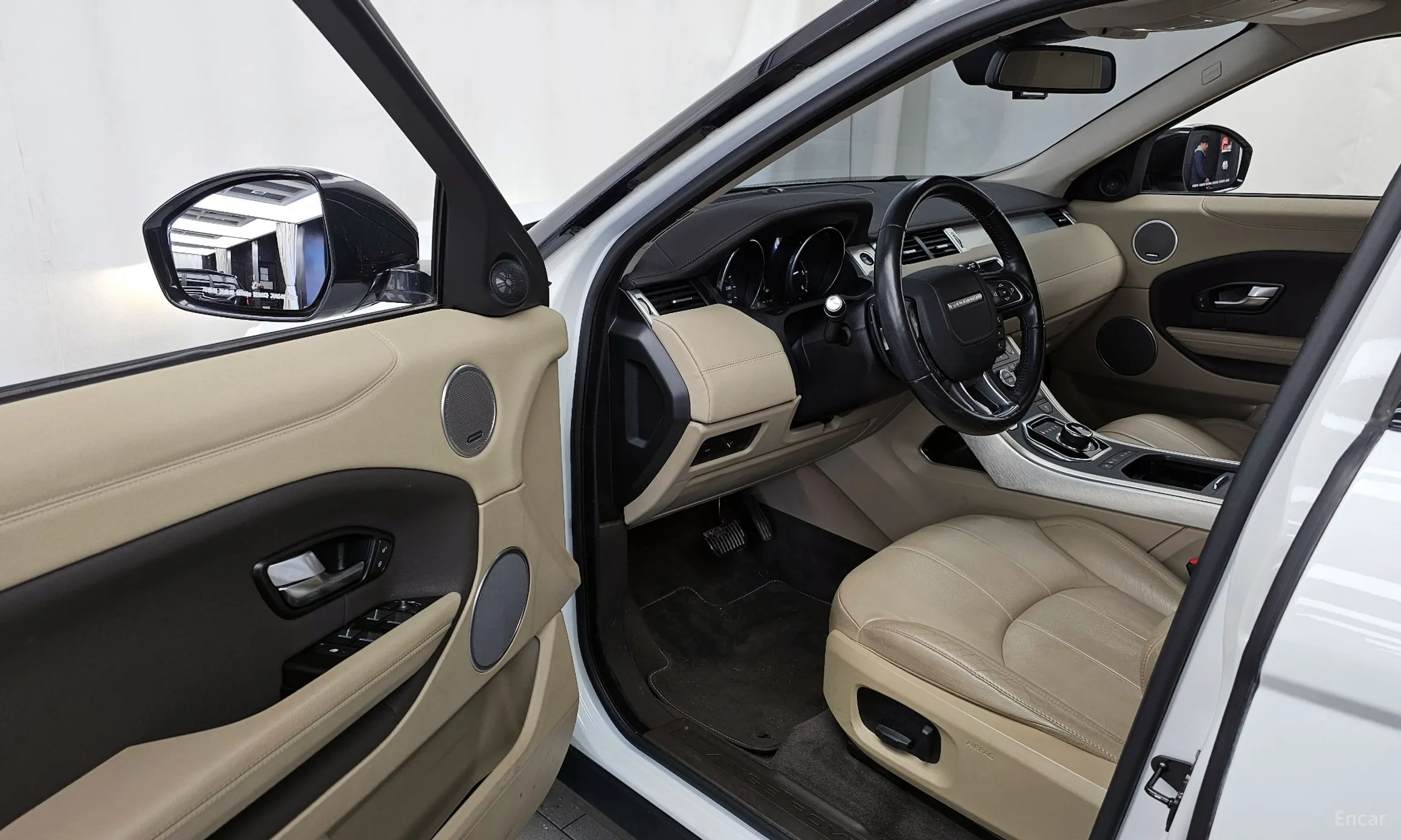 Land Rover Range Rover Evoque превью 10