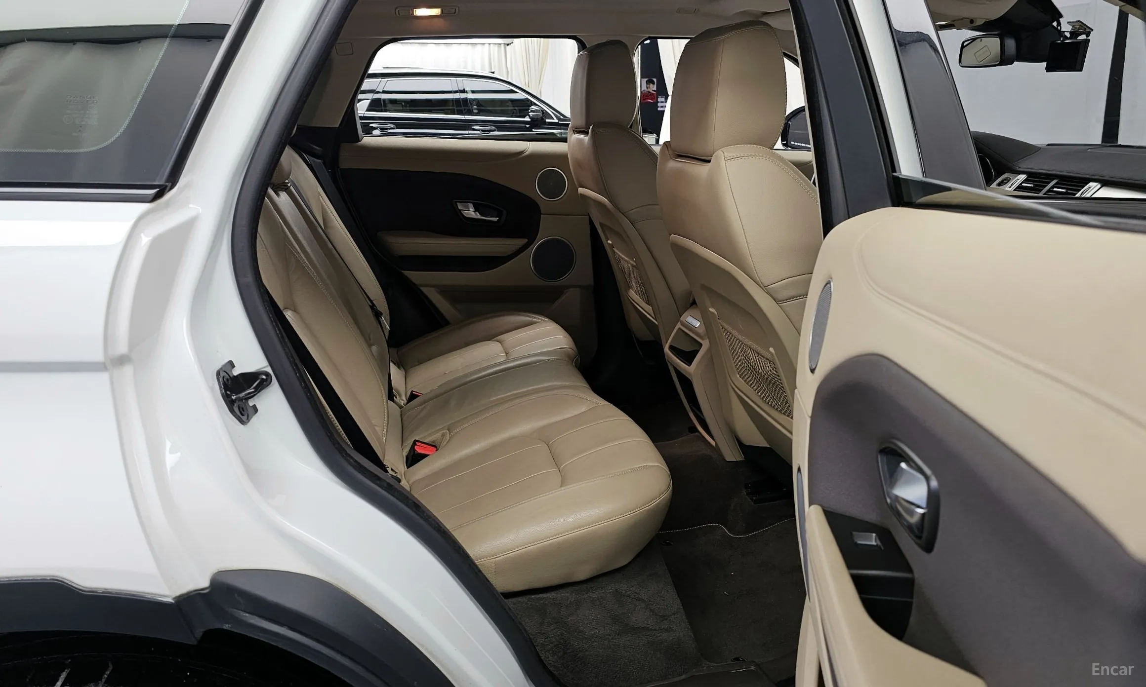 Land Rover Range Rover Evoque превью 12