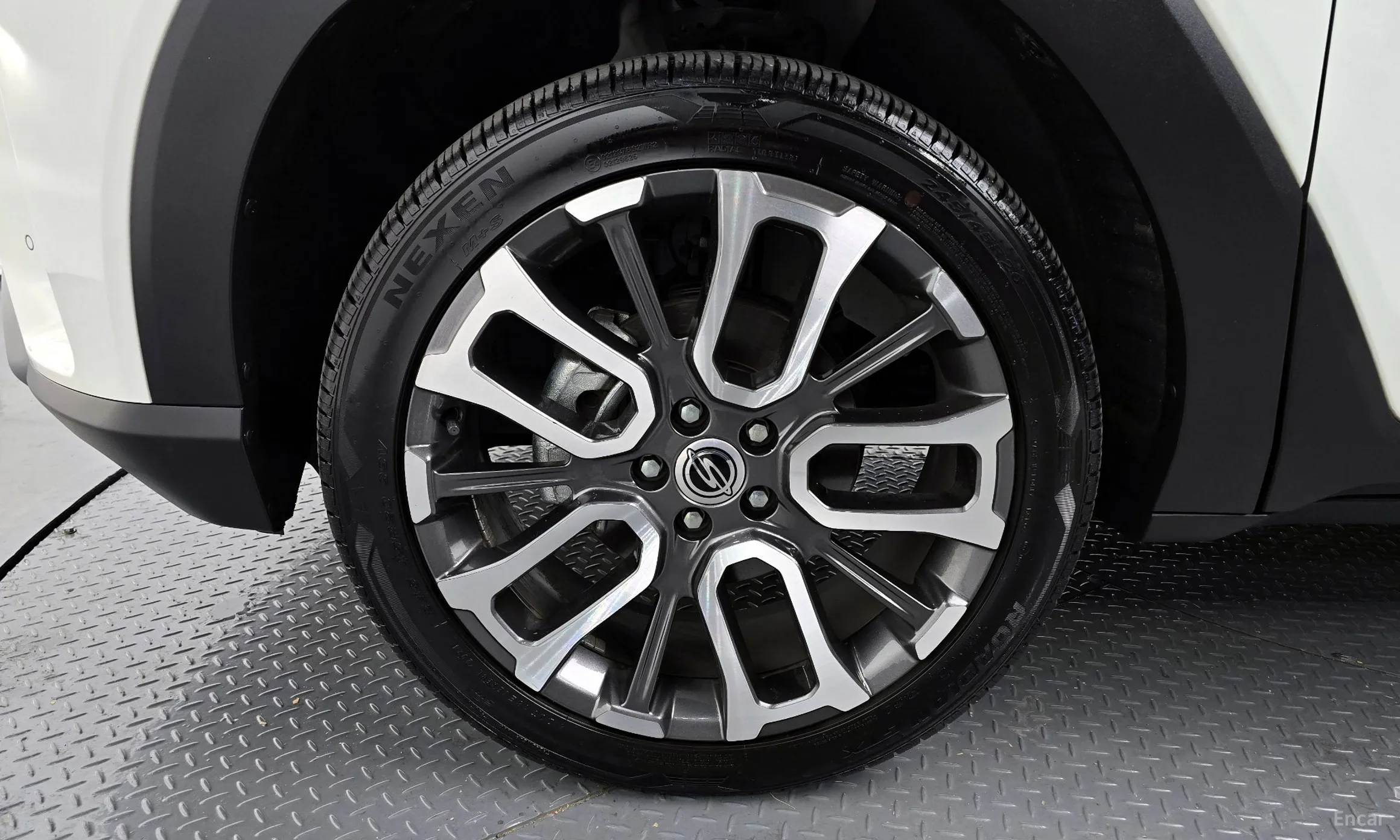 KG Mobility (SsangYong) Torres превью 5