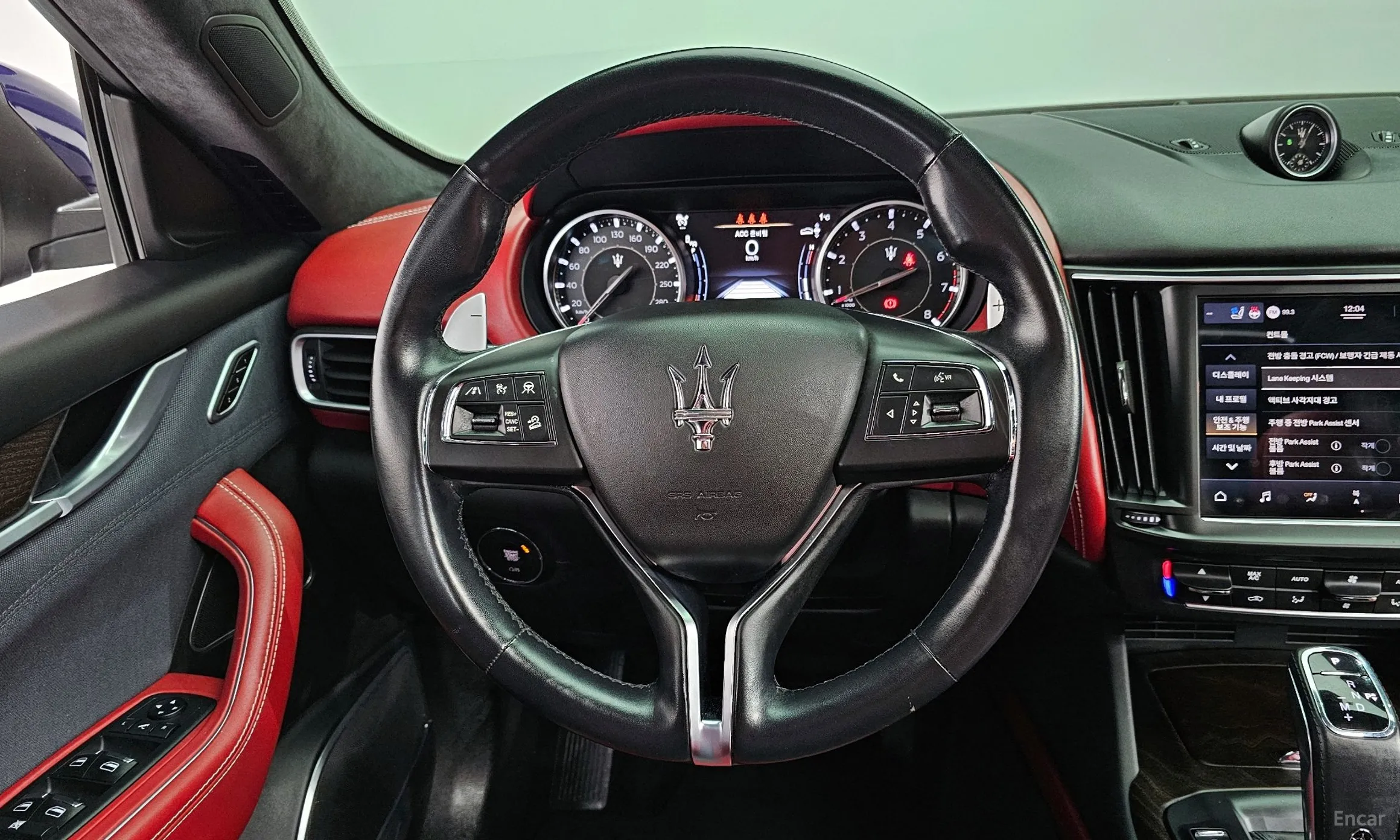 Maserati Levante превью 13