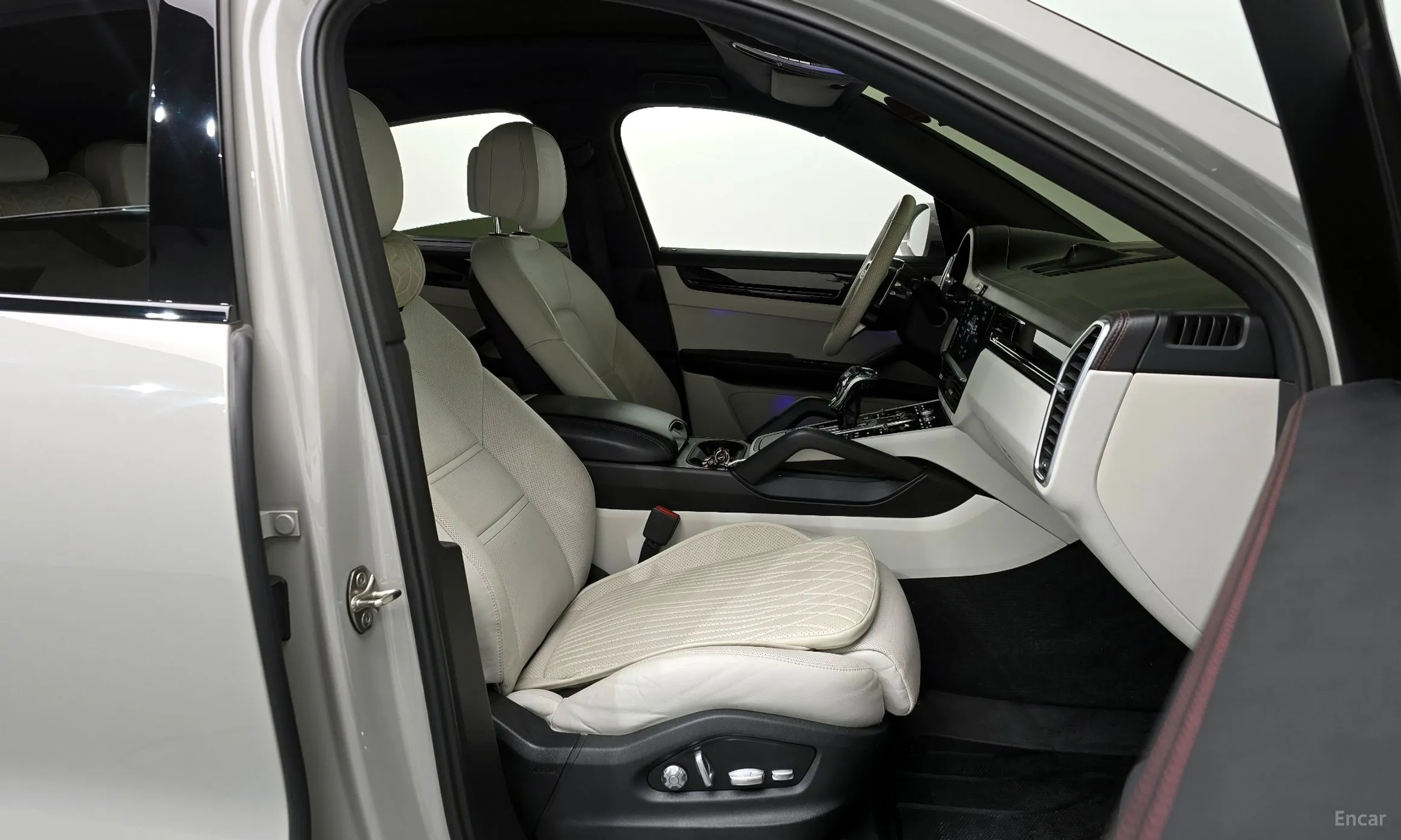 Porsche Cayenne (PO536) превью 10