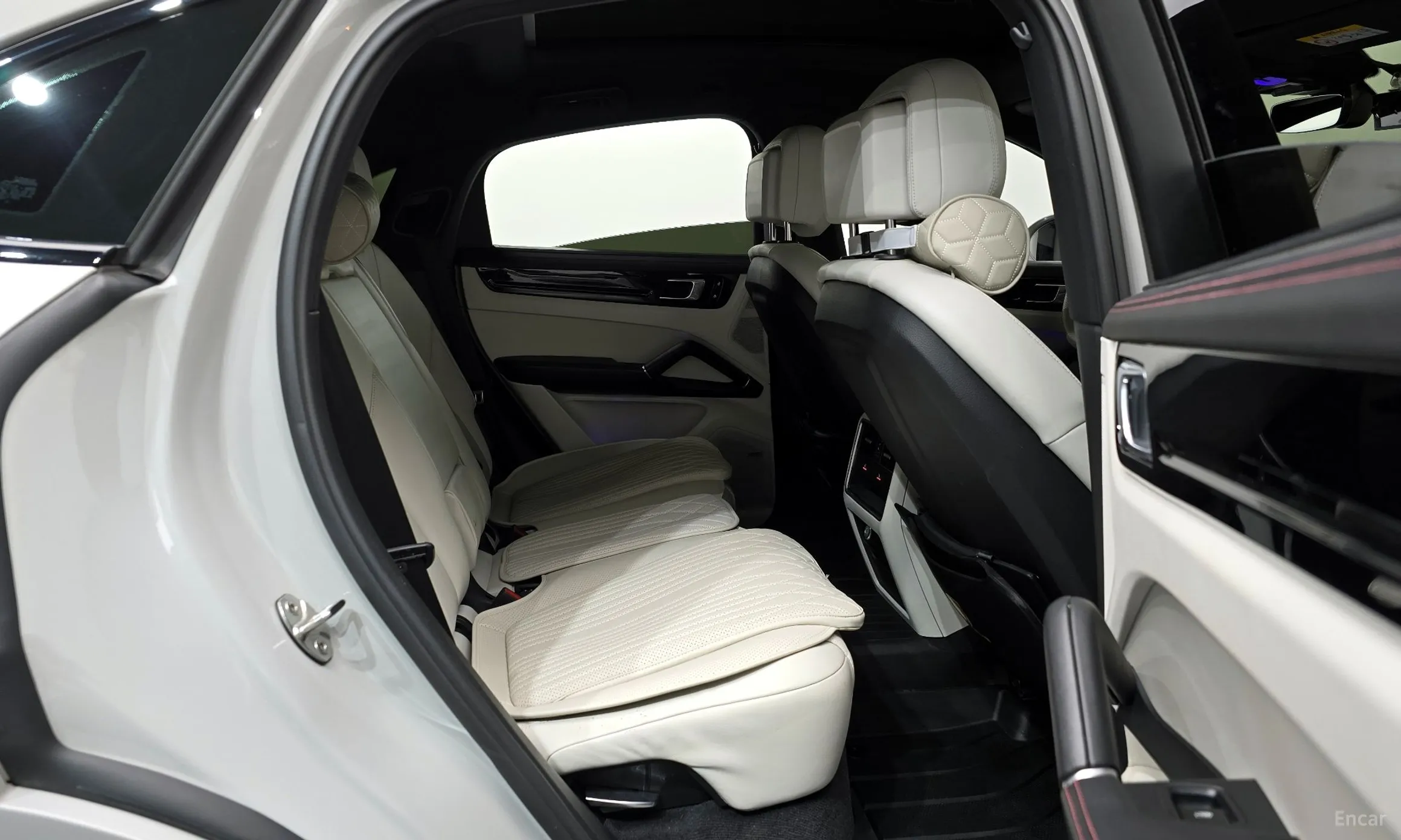 Porsche Cayenne (PO536) превью 12