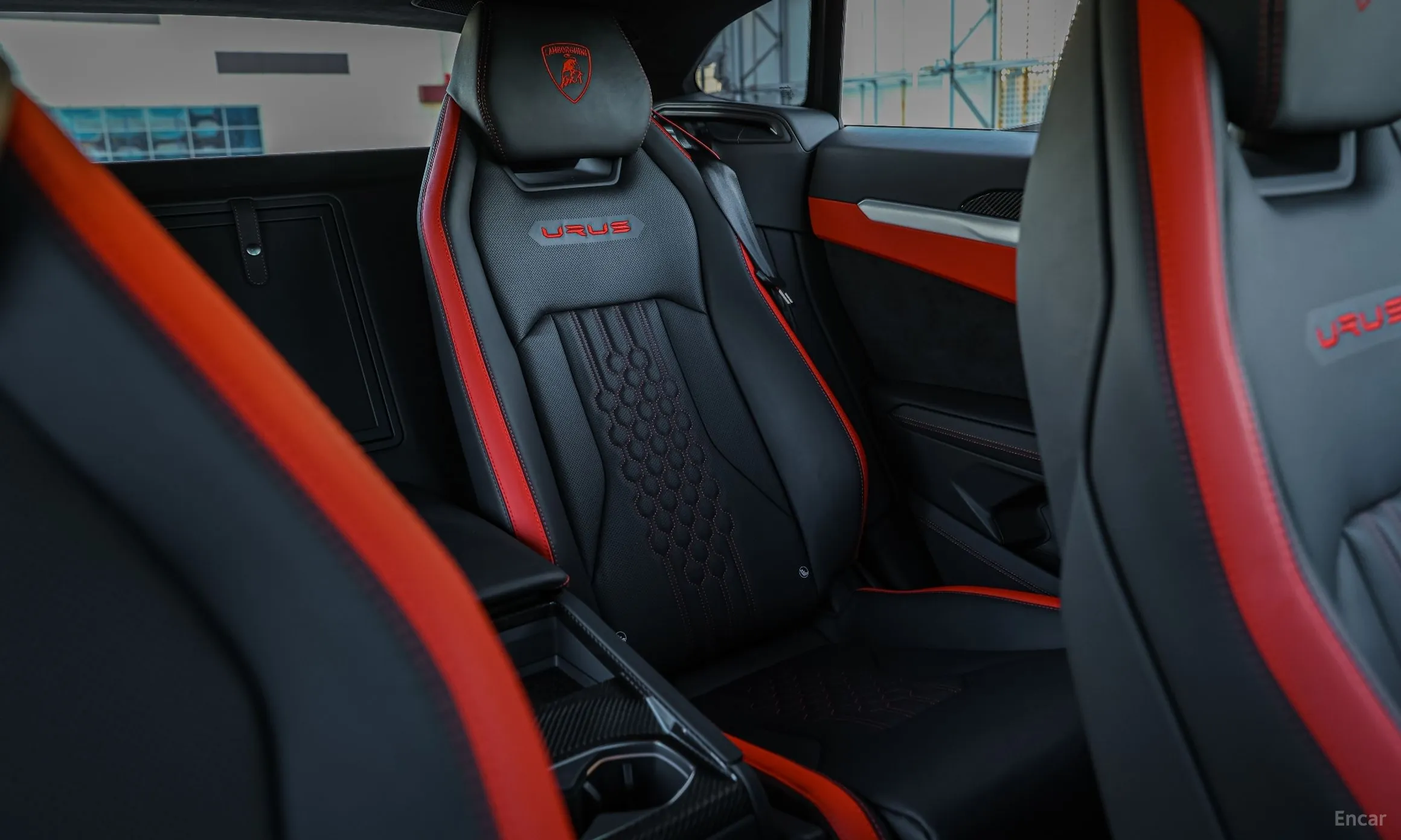 Lamborghini Urus превью 15