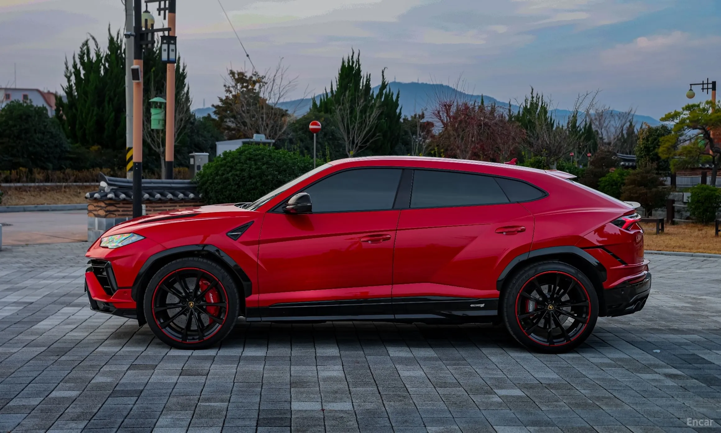 Lamborghini Urus превью 3