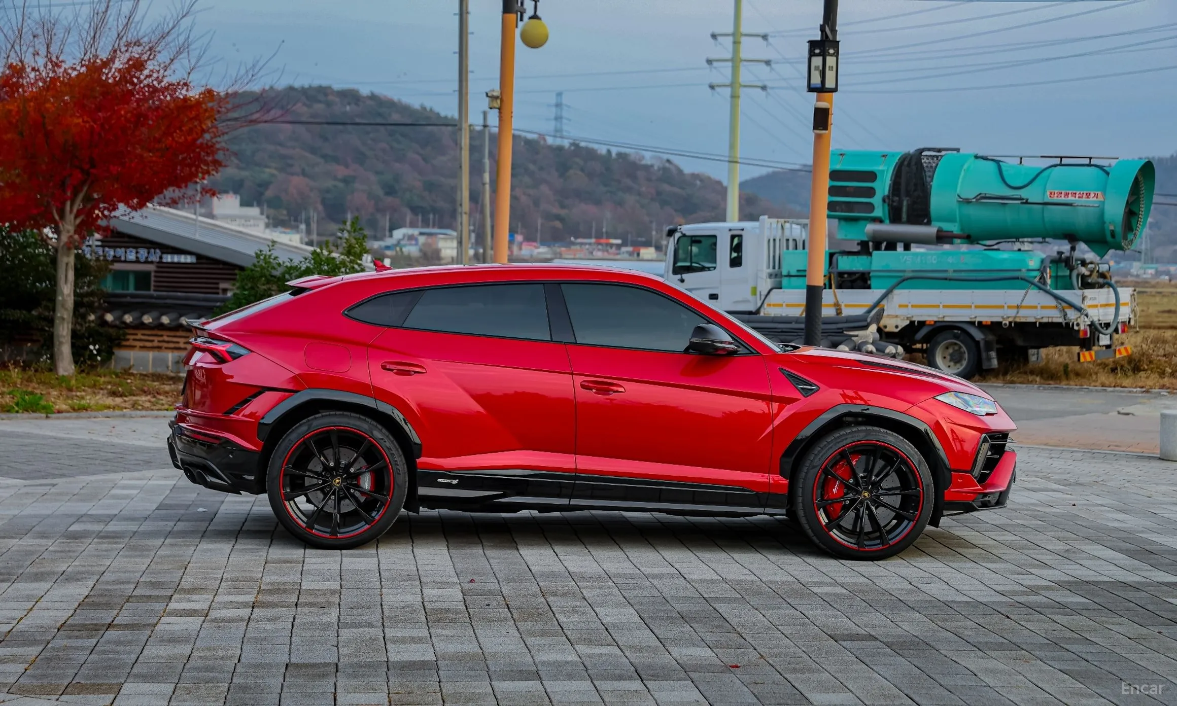 Lamborghini Urus превью 5