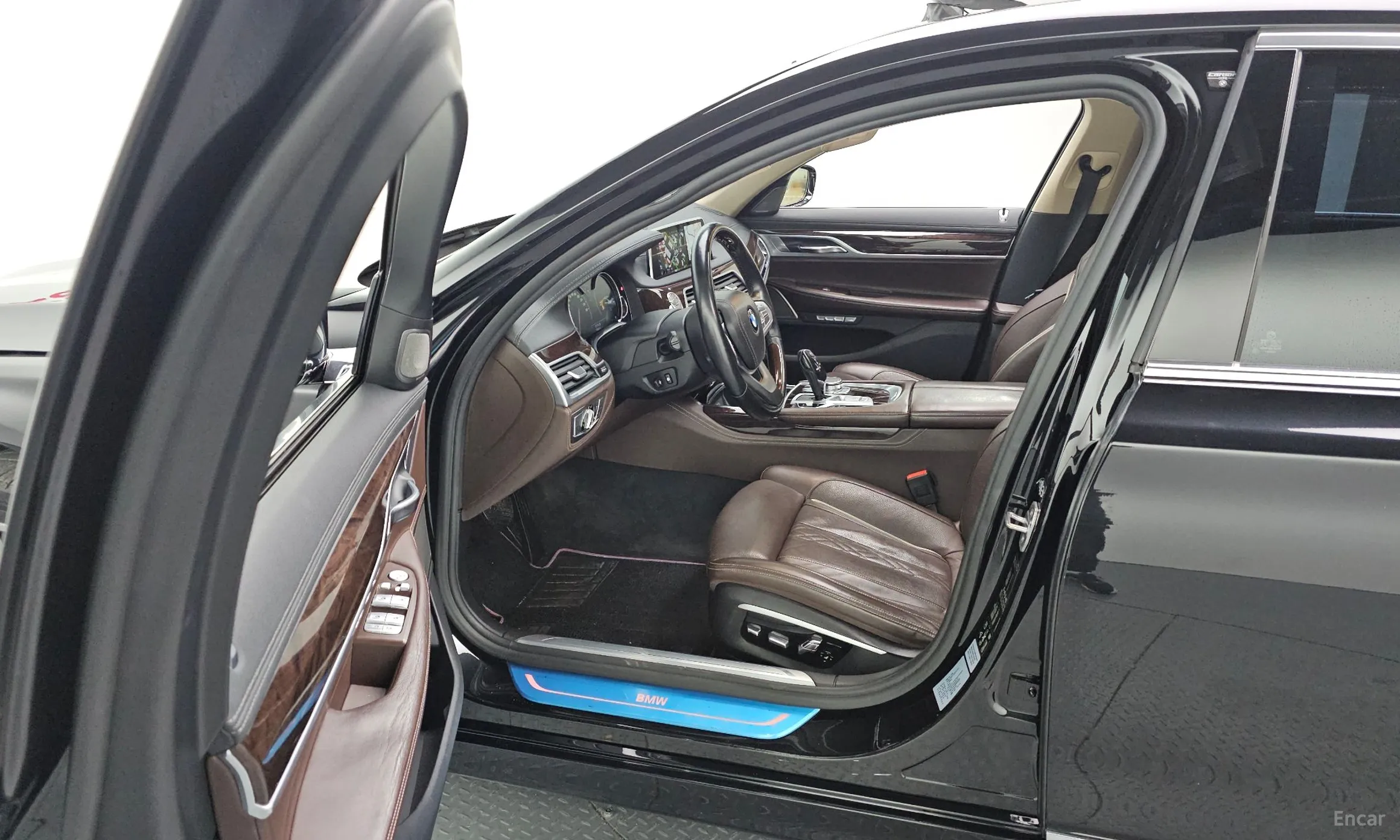 BMW 7 Series (G11) превью 10