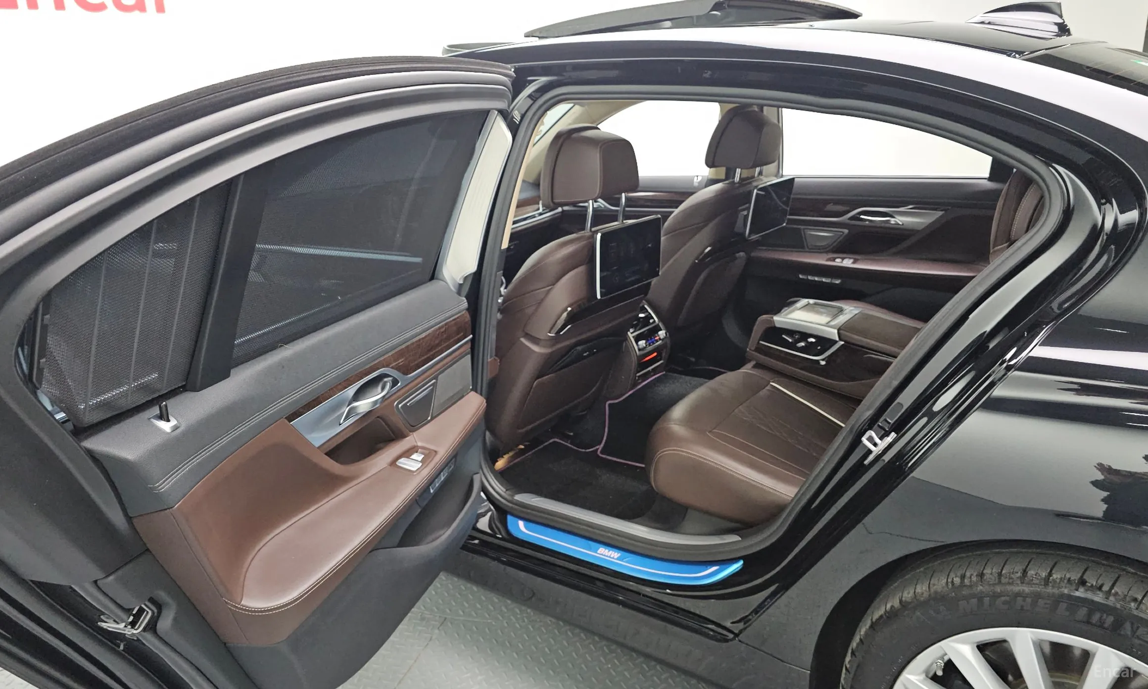 BMW 7 Series (G11) превью 12
