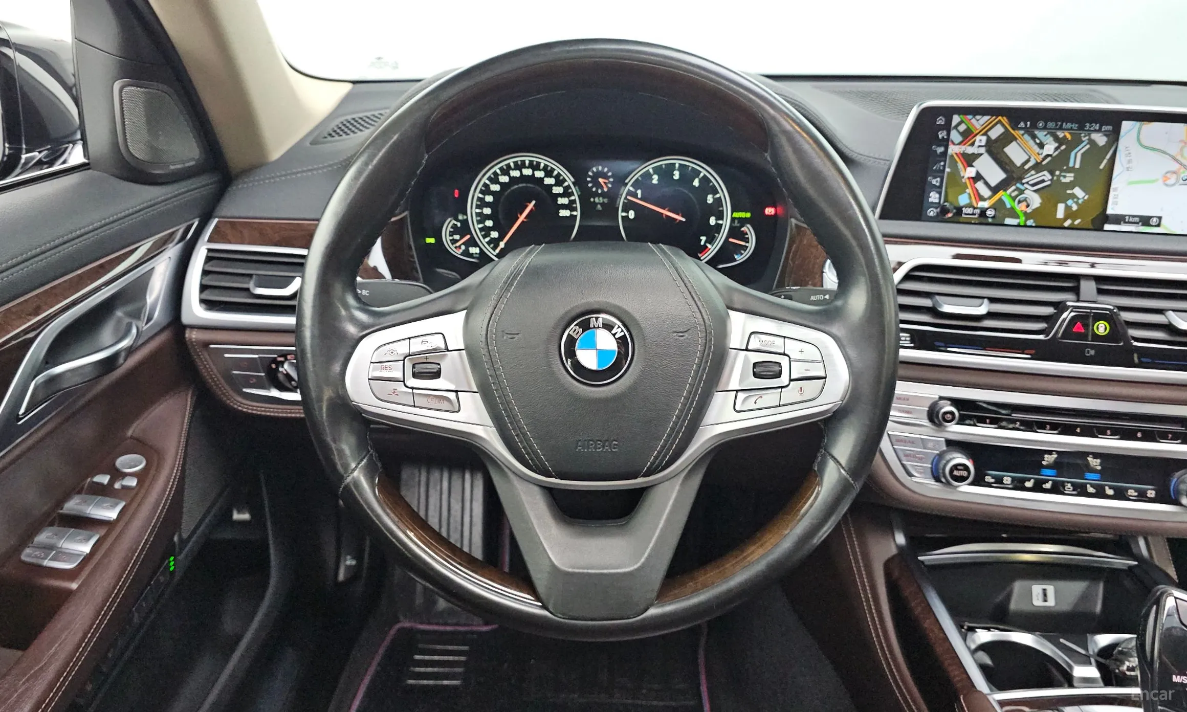 BMW 7 Series (G11) превью 13