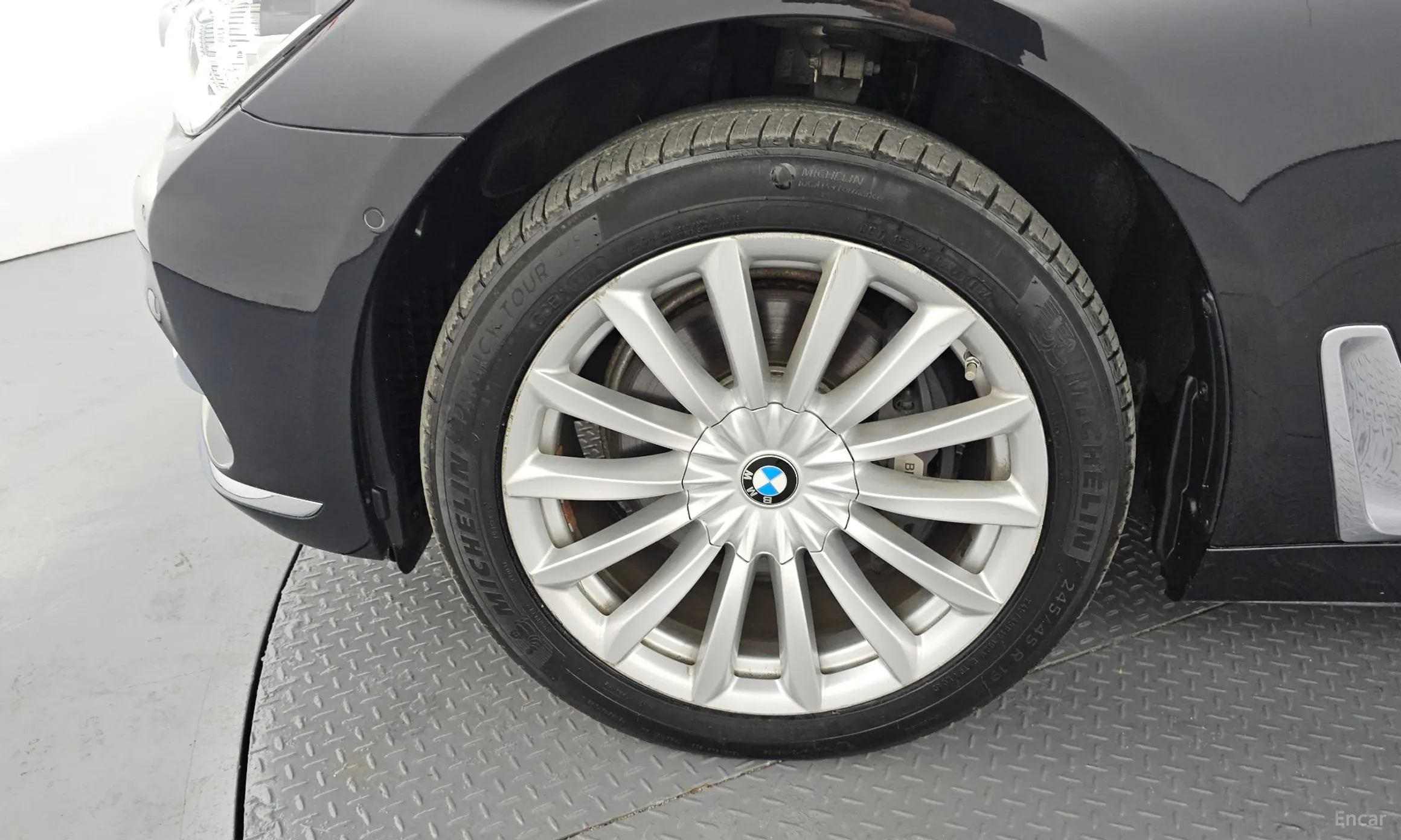BMW 7 Series (G11) превью 5