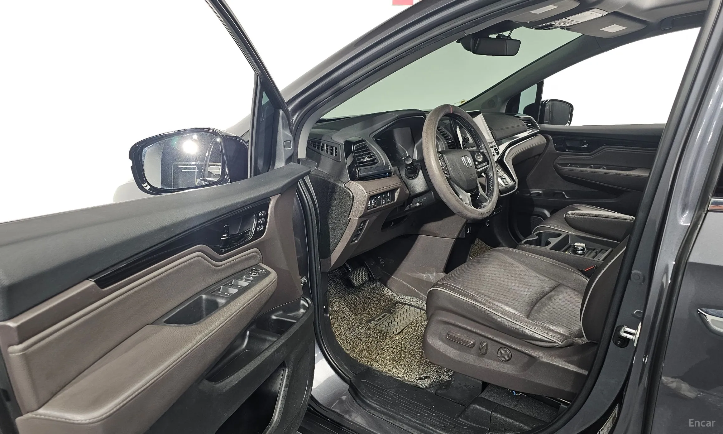 Honda Odyssey превью 10