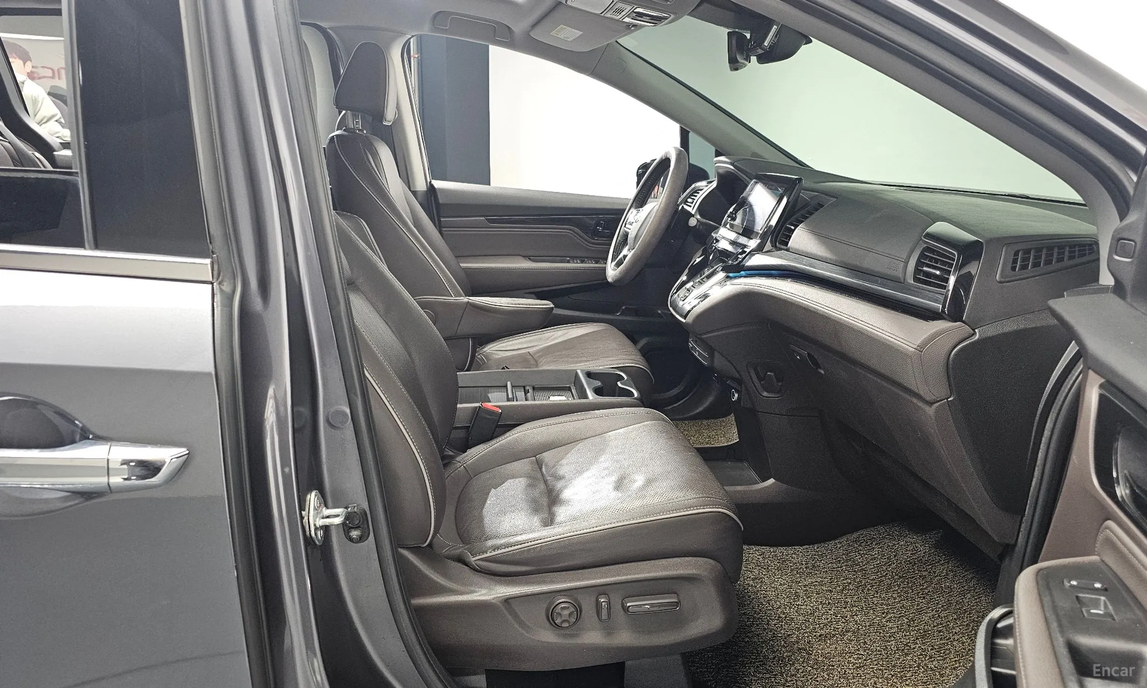 Honda Odyssey превью 11