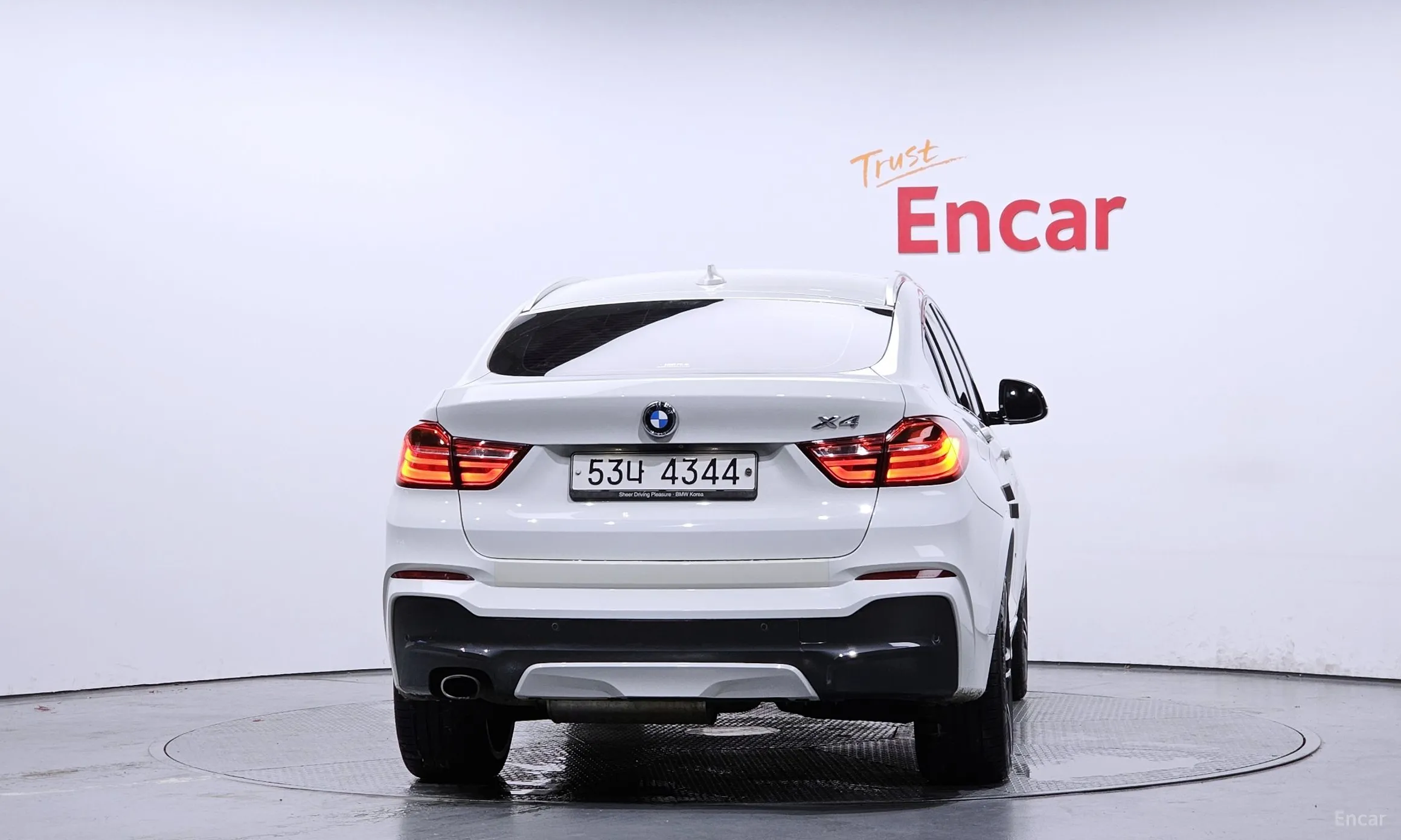 BMW X4 (F26) превью 4