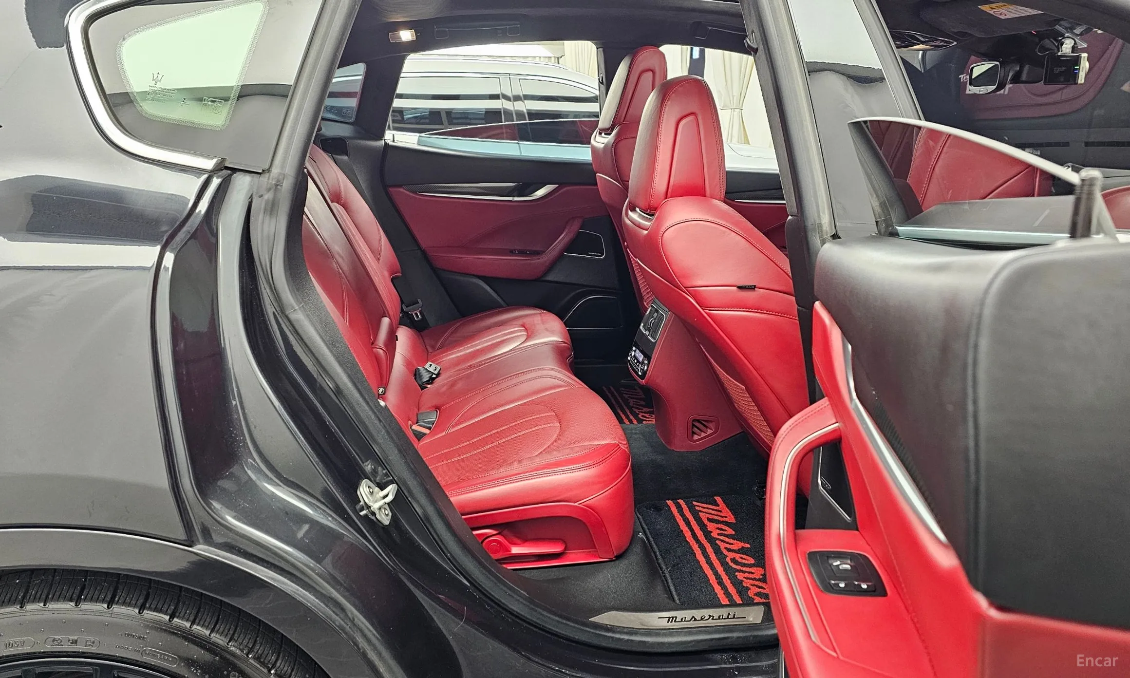 Maserati Levante превью 12