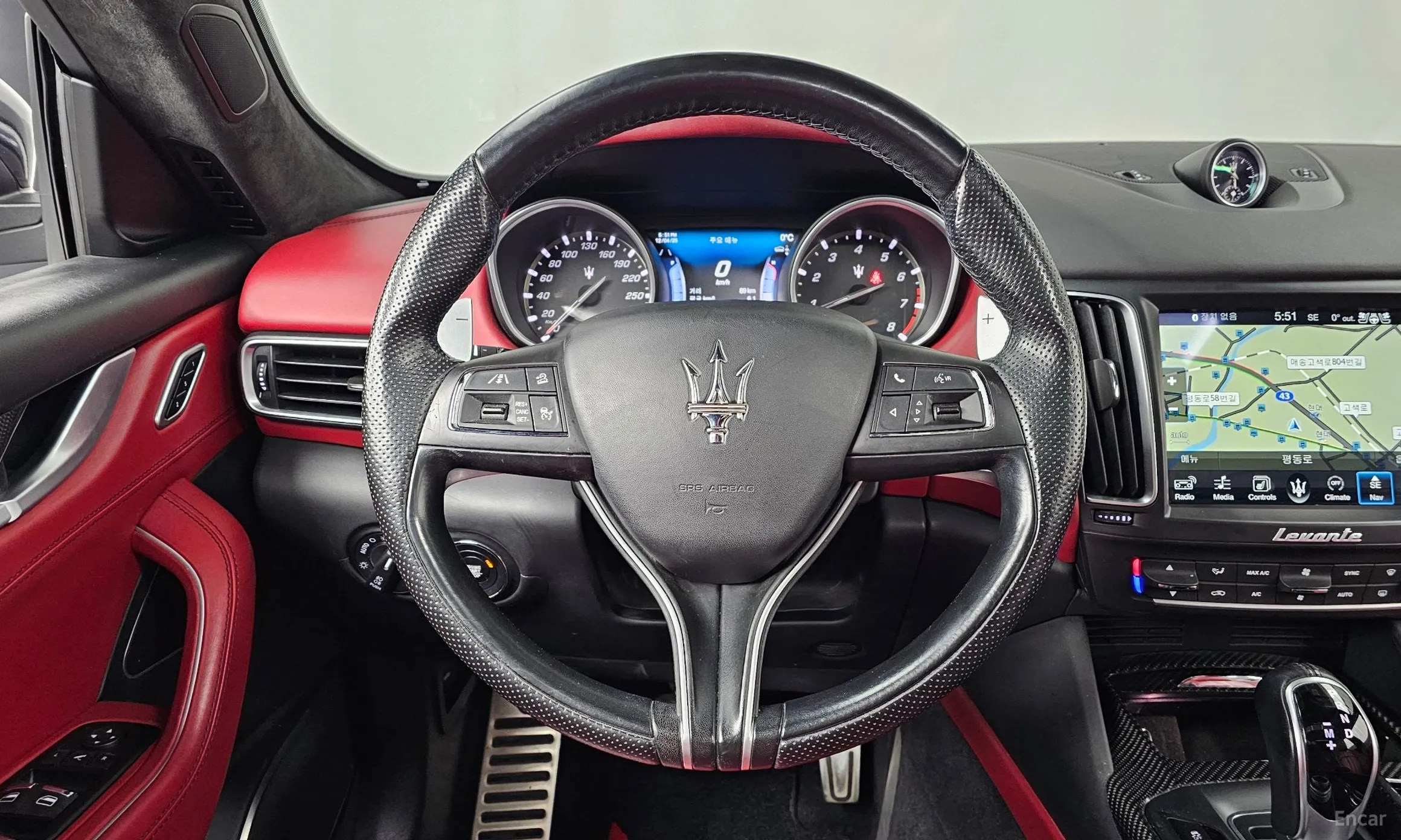 Maserati Levante превью 13