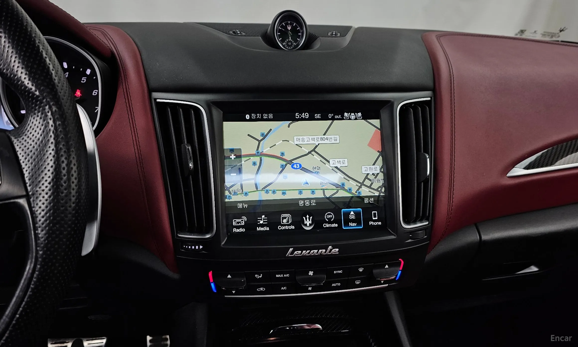 Maserati Levante превью 14