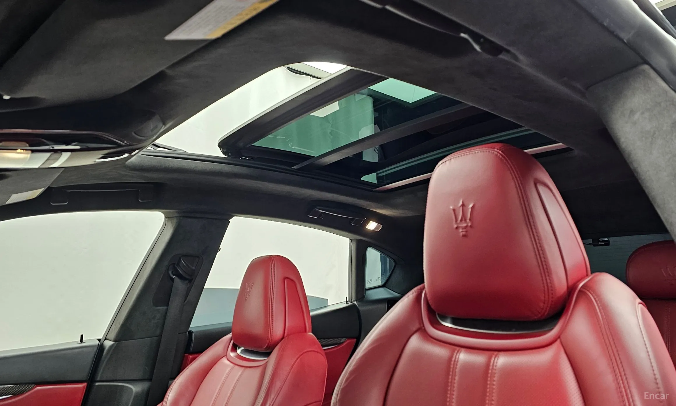 Maserati Levante превью 19
