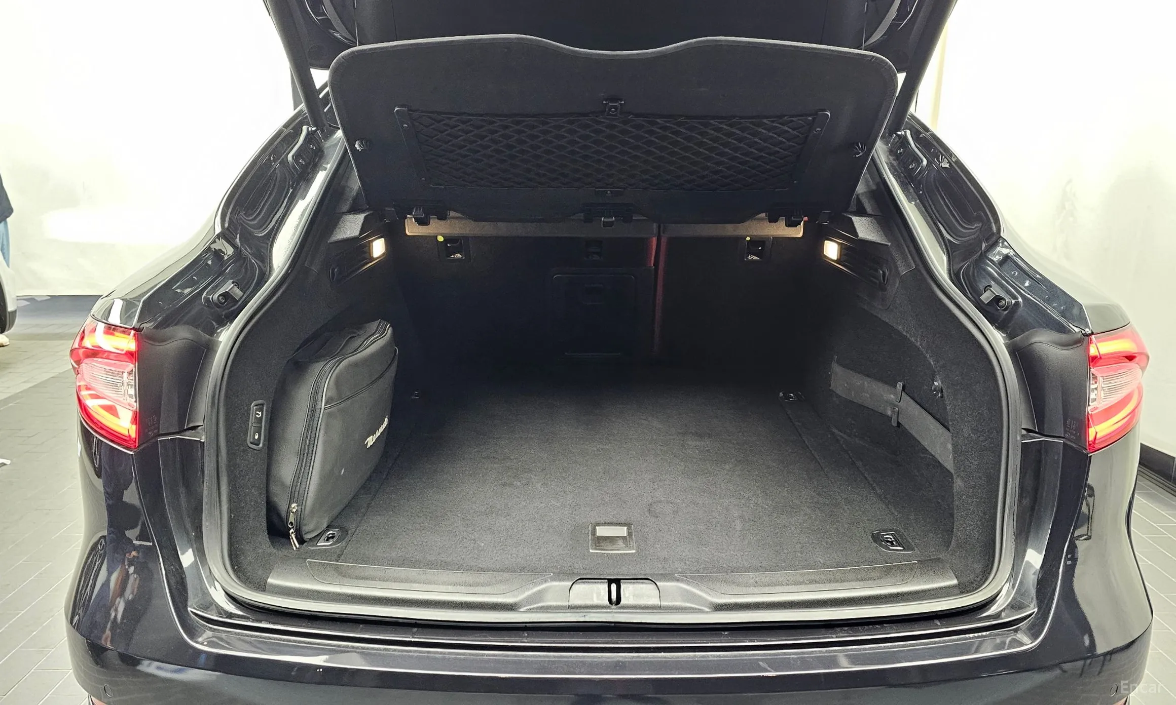 Maserati Levante превью 20