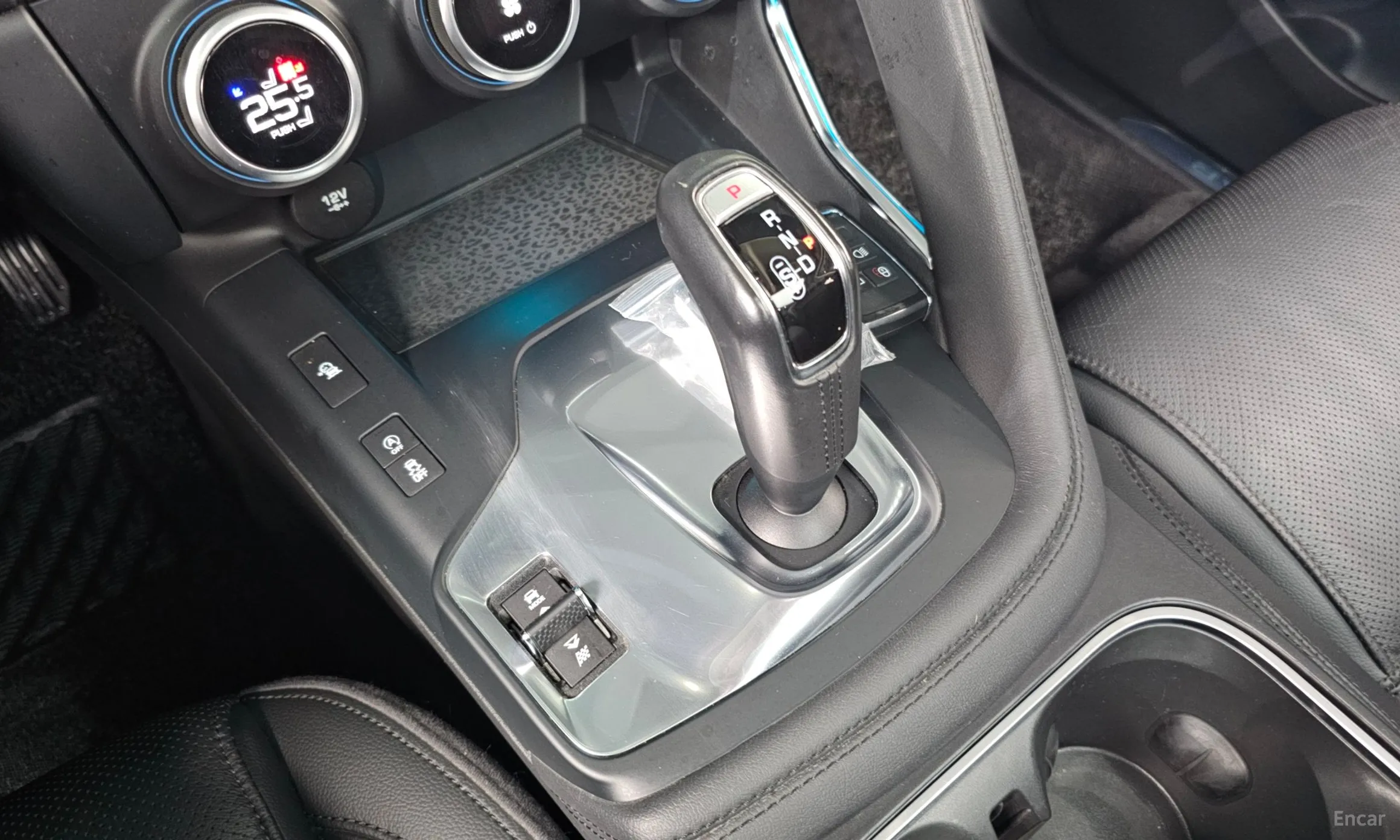 Jaguar E-PACE превью 9