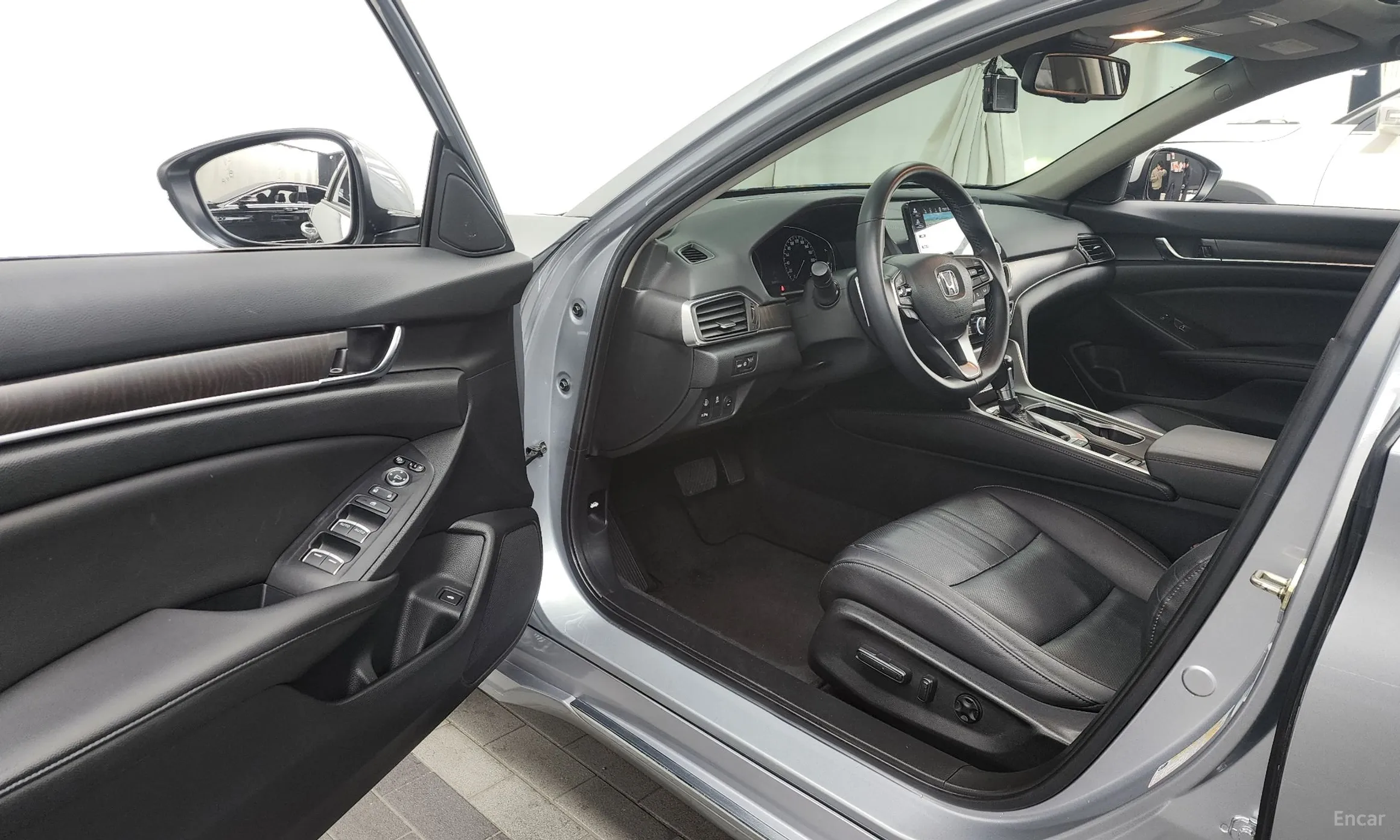 Honda Accord 10th Generation превью 10