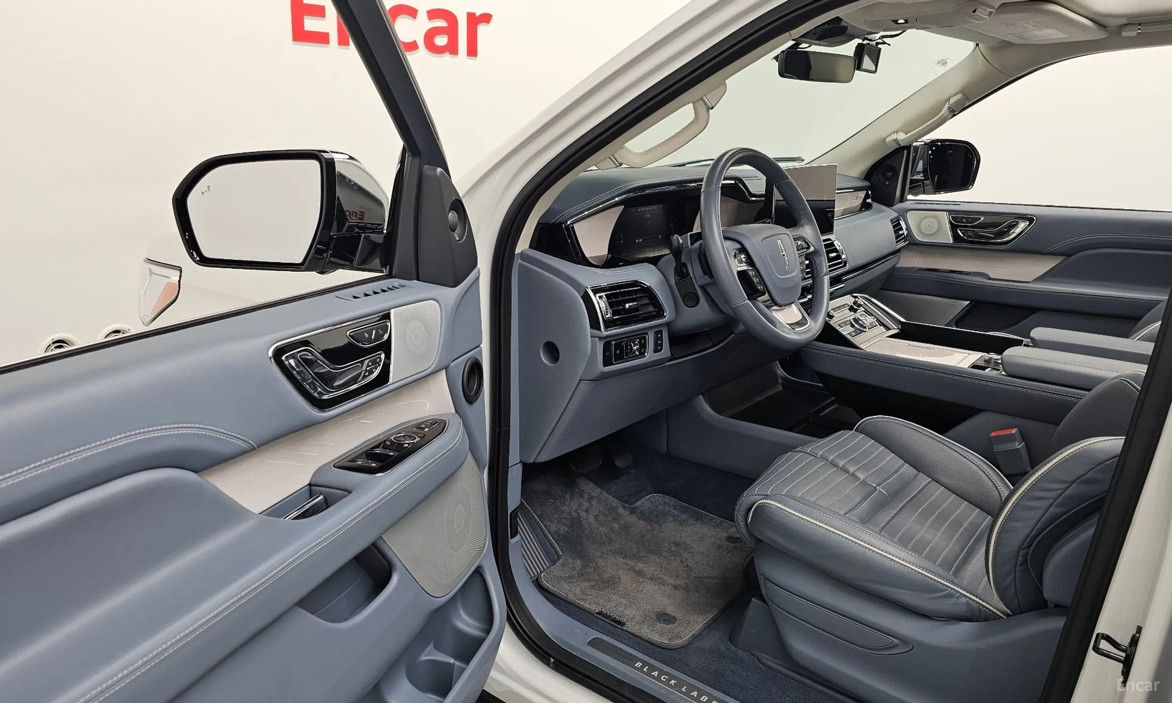 Lincoln Navigator 4th generation превью 10