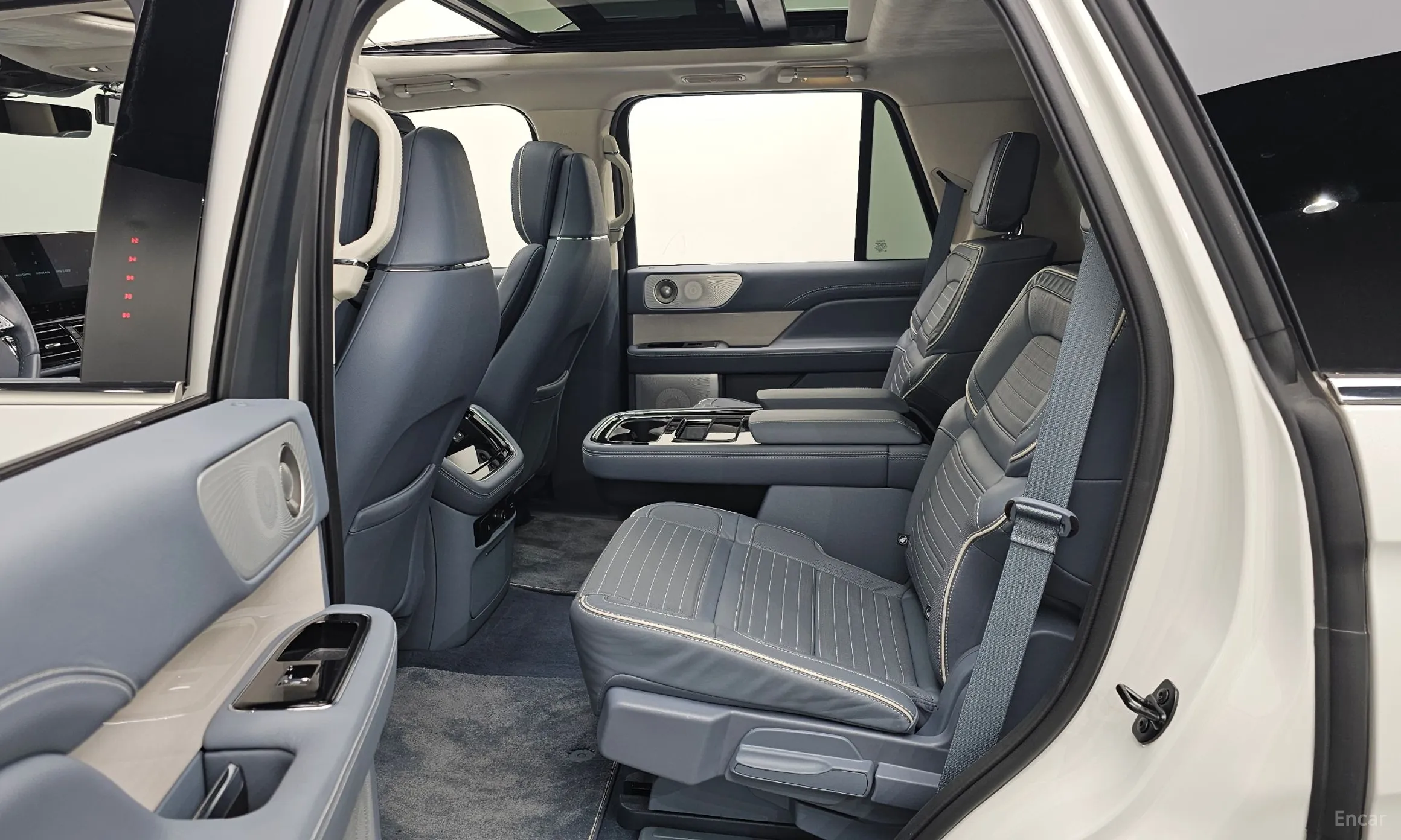 Lincoln Navigator 4th generation превью 12