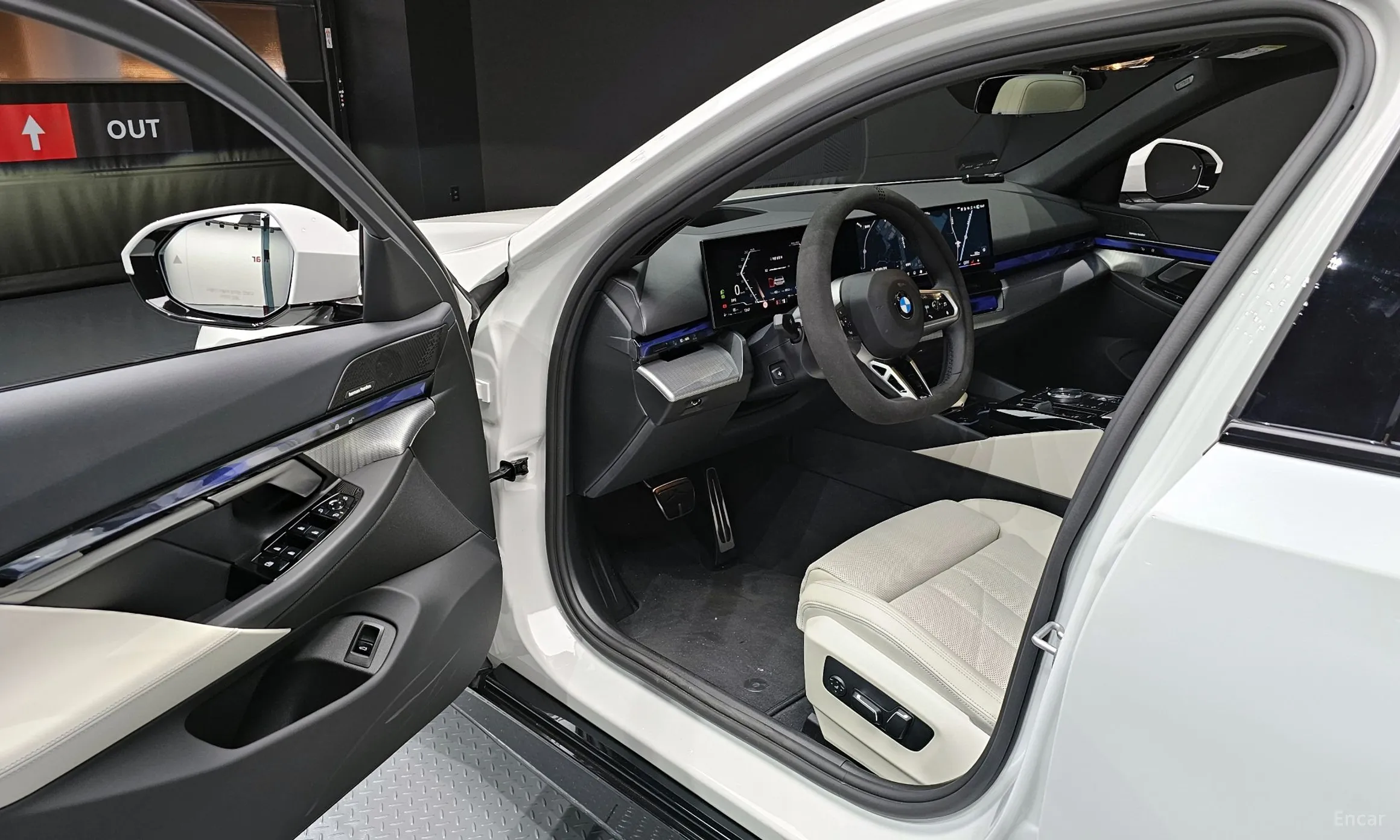 BMW 5 Series (G60) превью 11