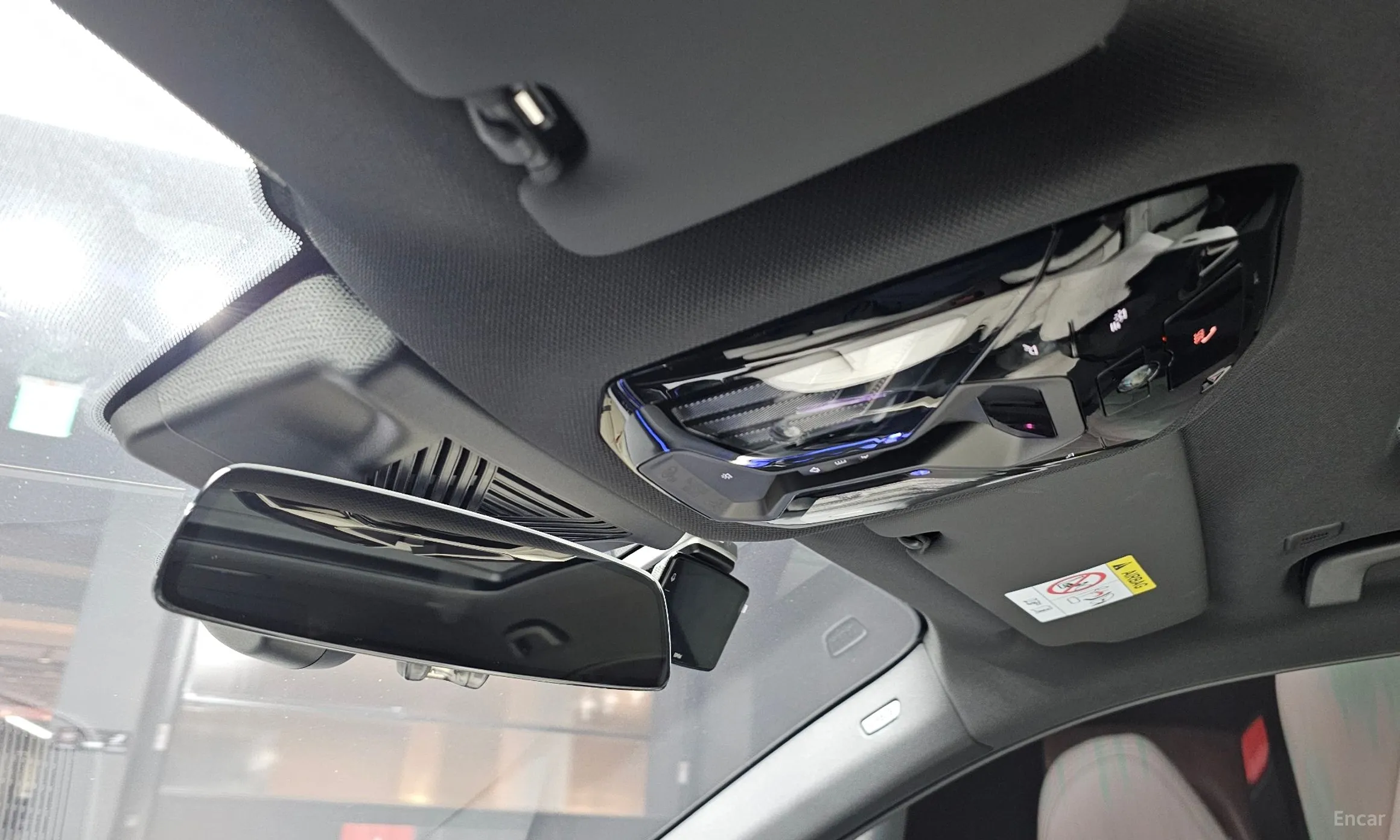BMW 5 Series (G60) превью 14