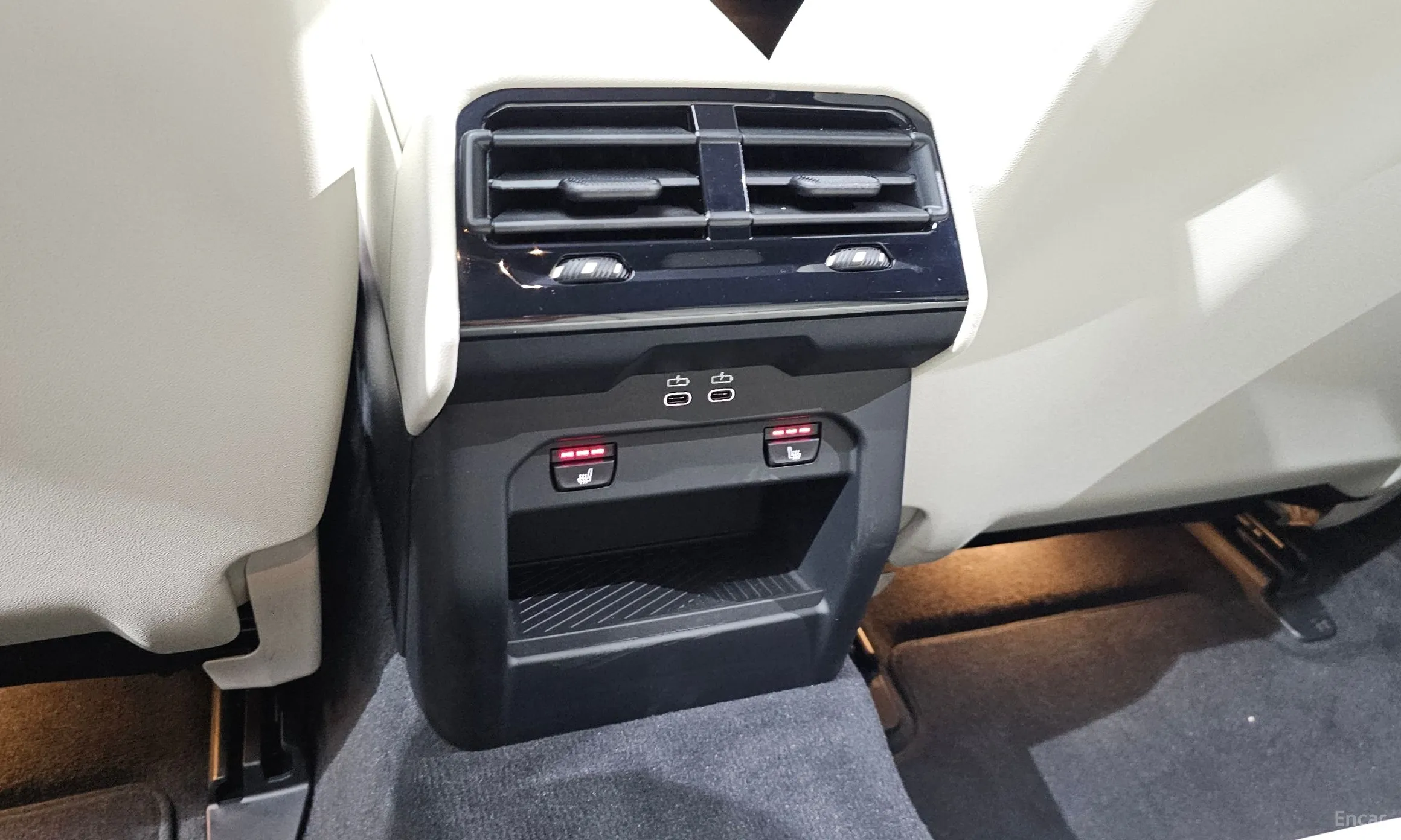 BMW 5 Series (G60) превью 19