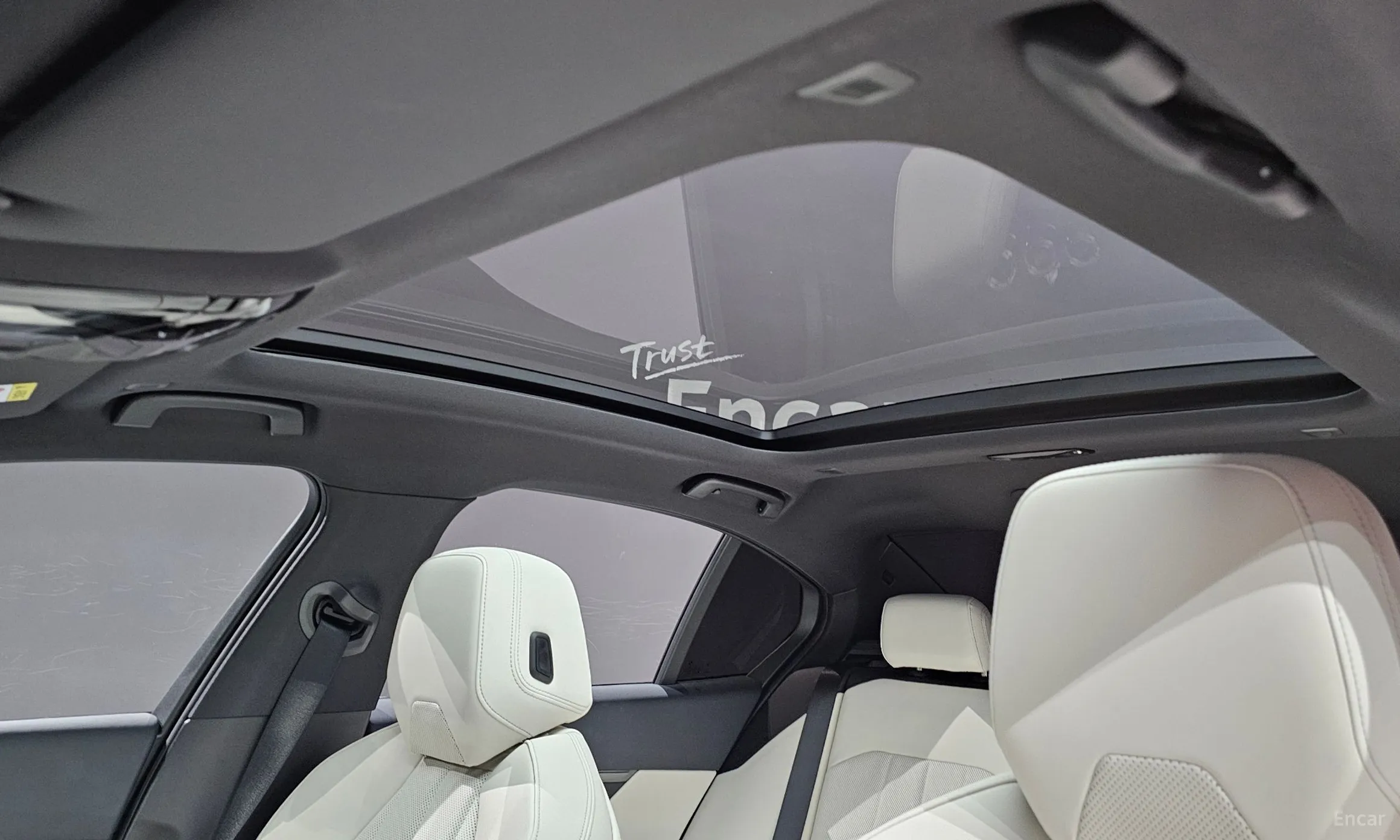 BMW 5 Series (G60) превью 20