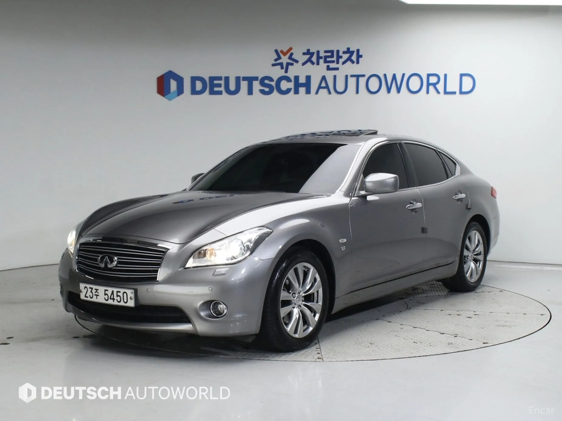 Infiniti Q70