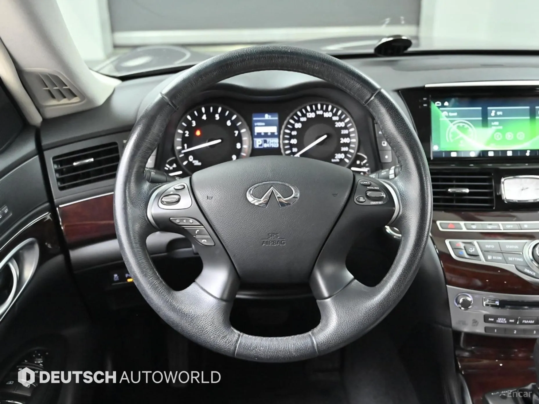 Infiniti Q70 превью 13