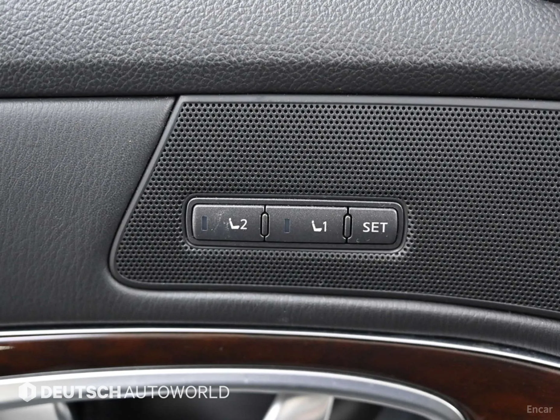 Infiniti Q70 превью 16