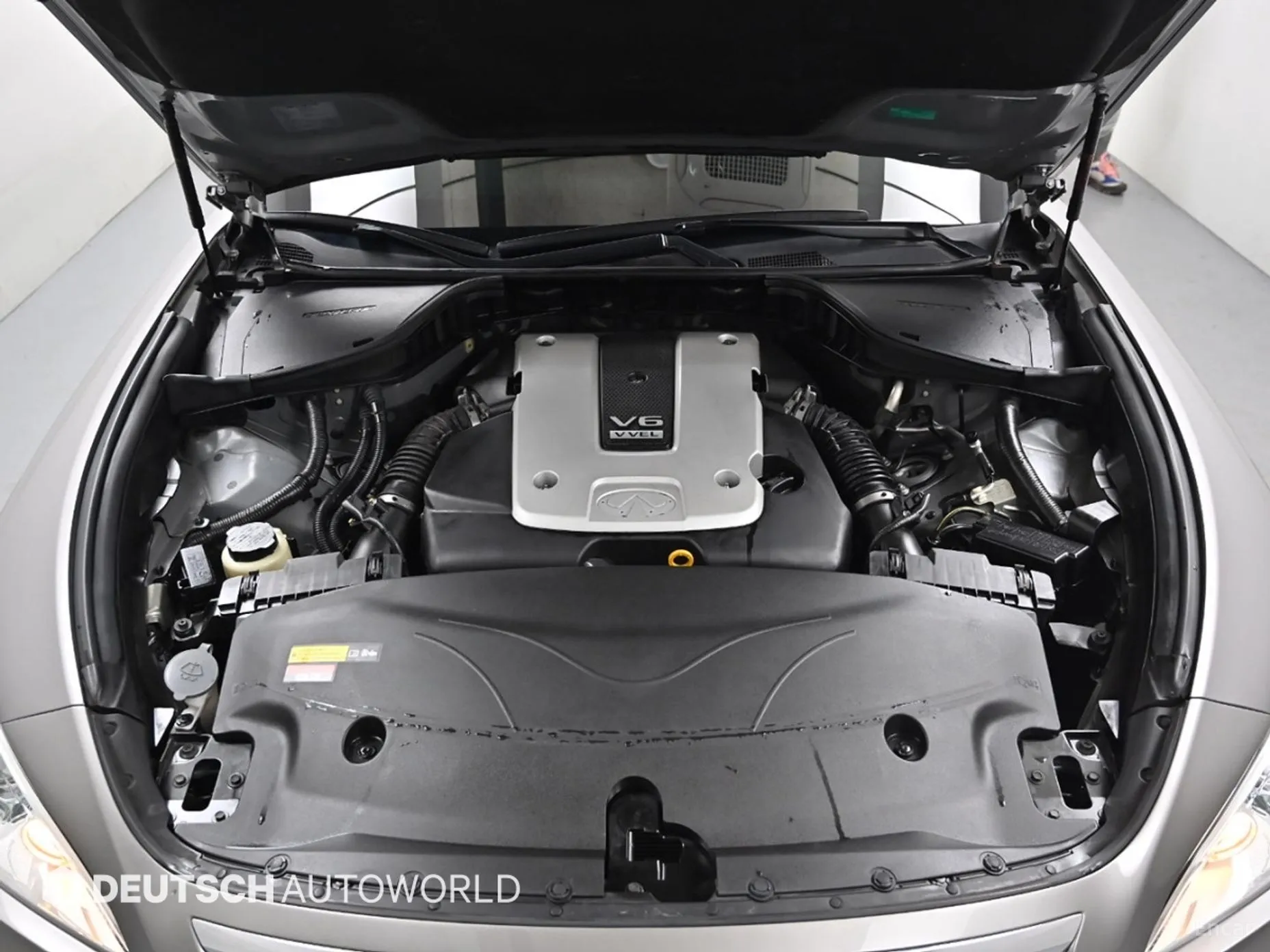 Infiniti Q70 превью 6