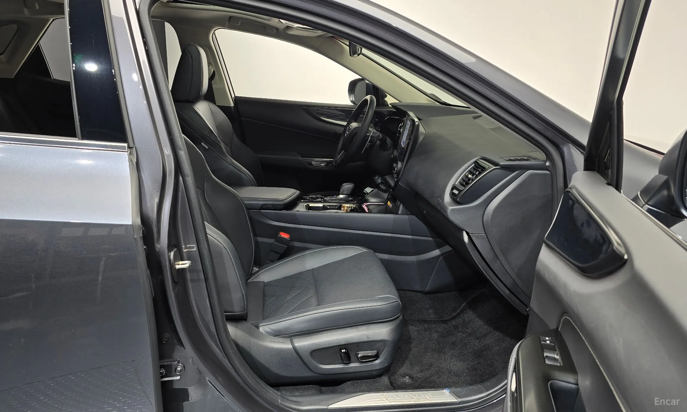 Lexus NX350h Gen 2 превью 11