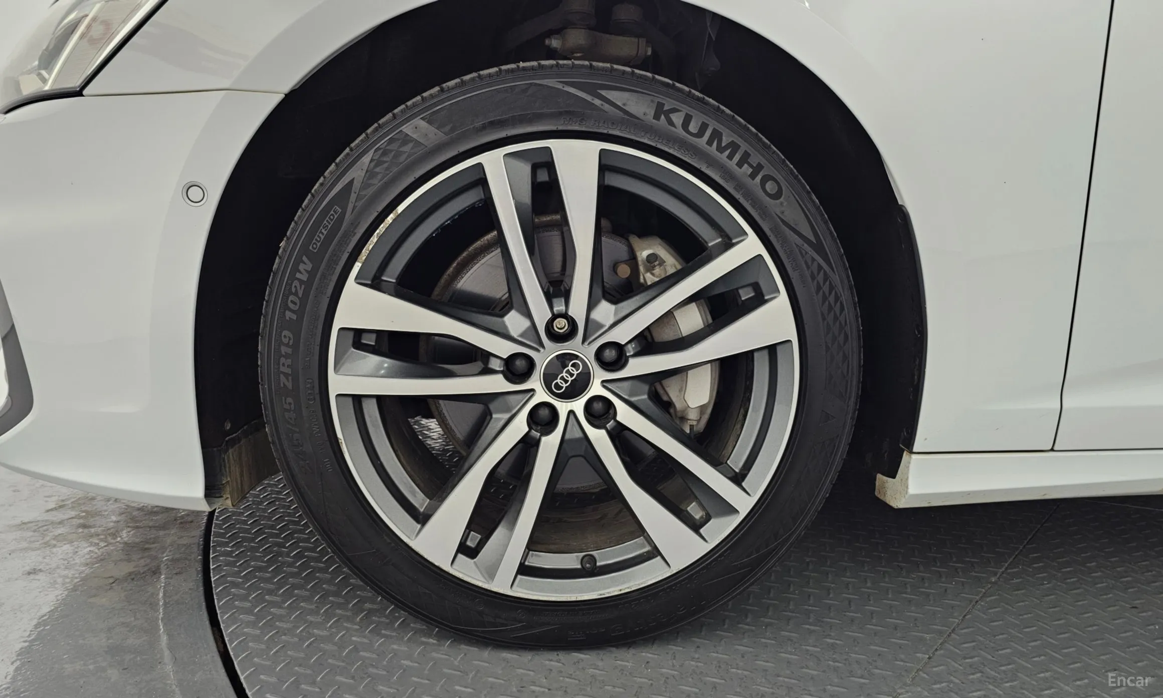 Audi A6 (C8) превью 5
