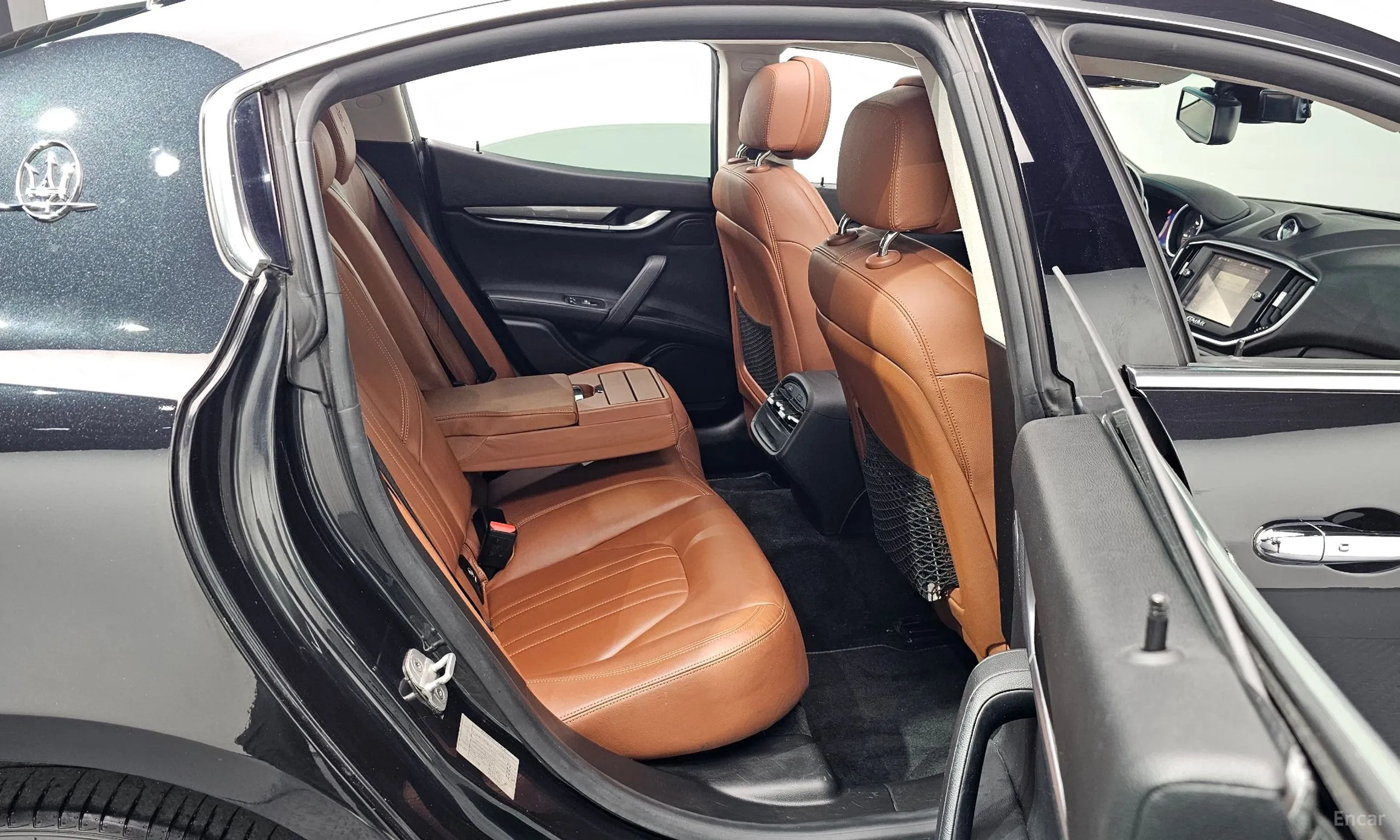 Maserati Ghibli превью 11