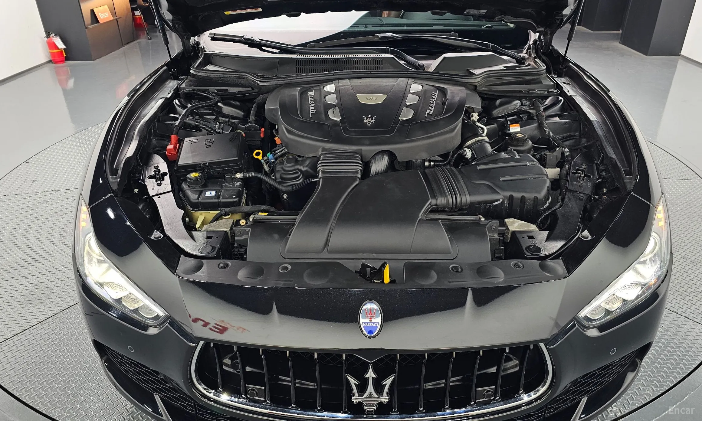Maserati Ghibli превью 6