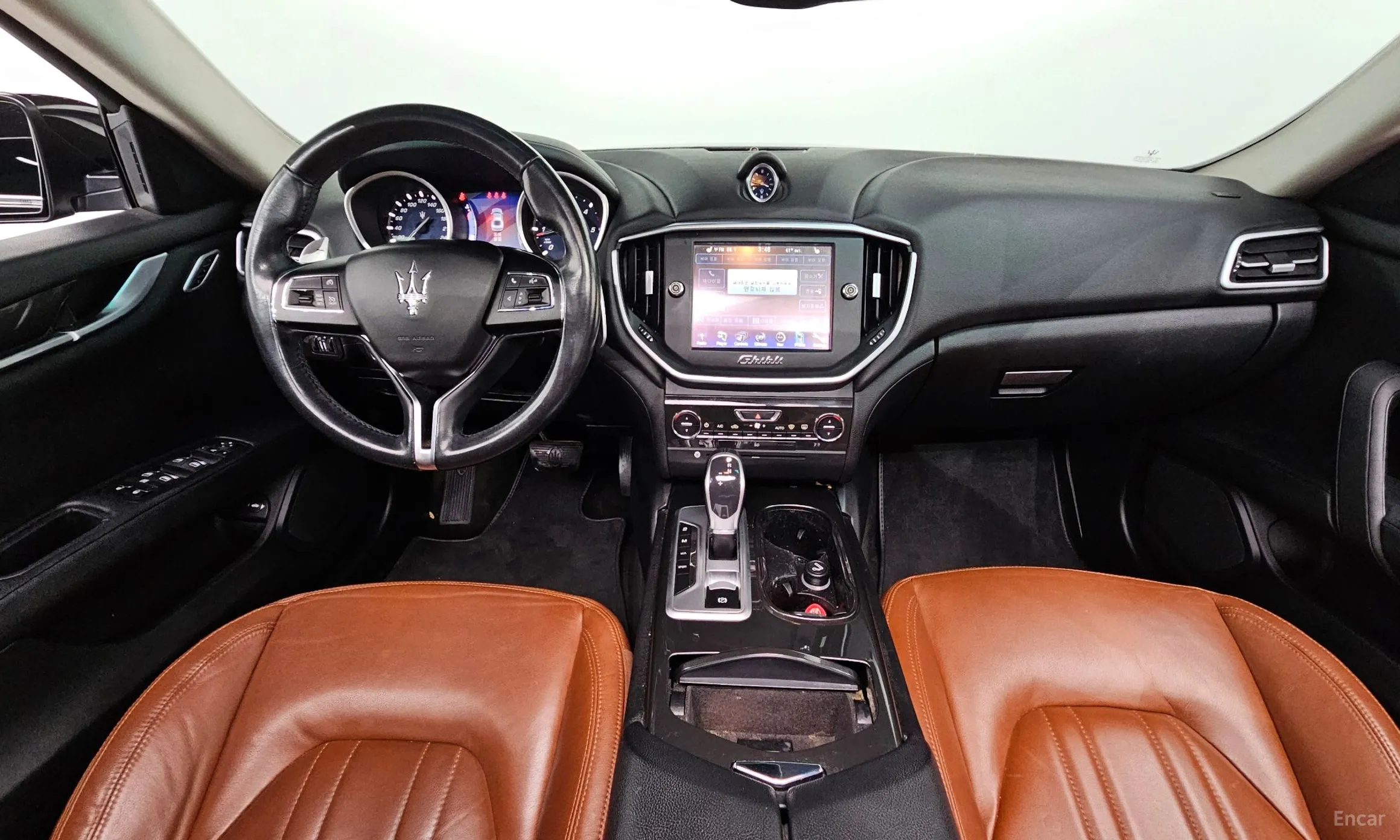 Maserati Ghibli превью 7