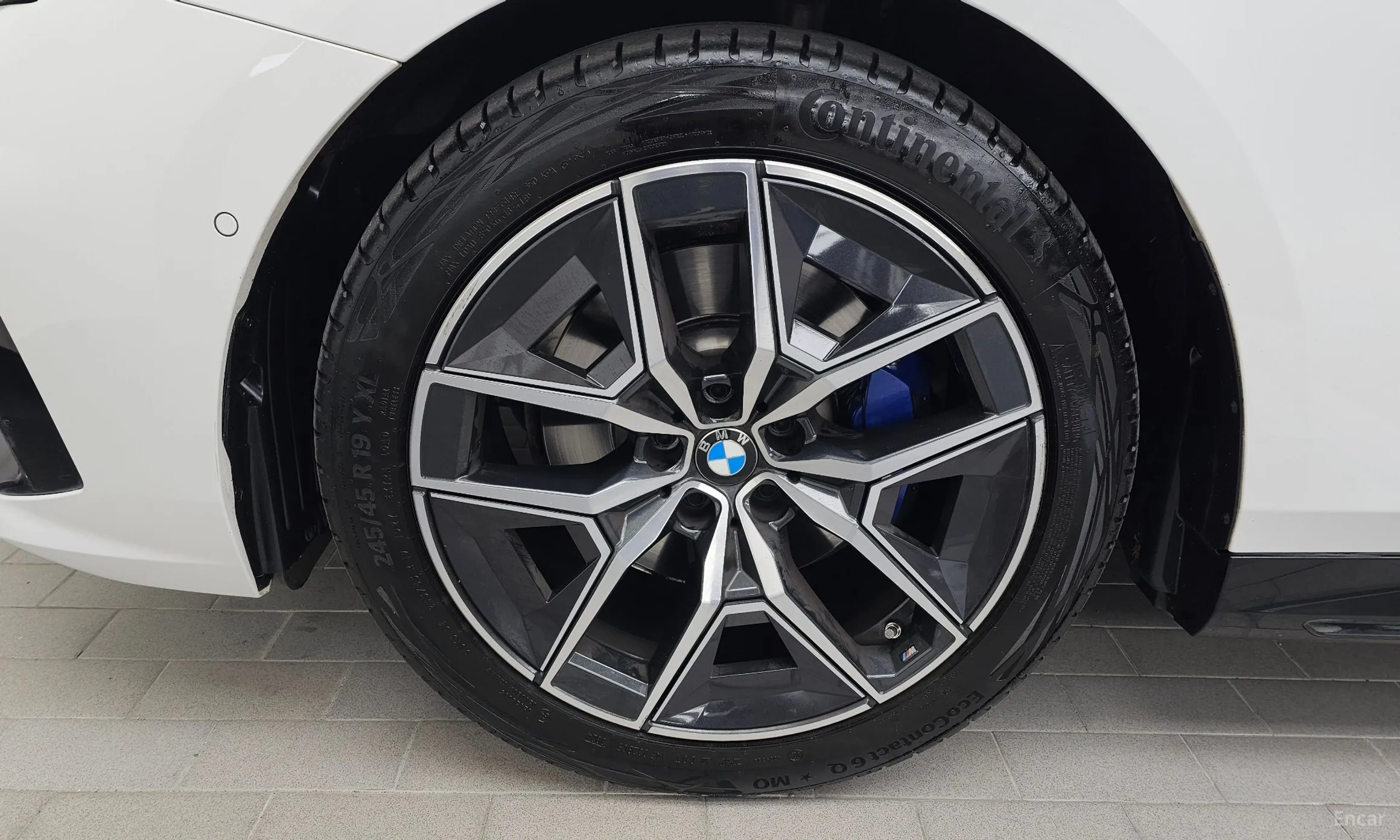 BMW 5 Series (G60) превью 5