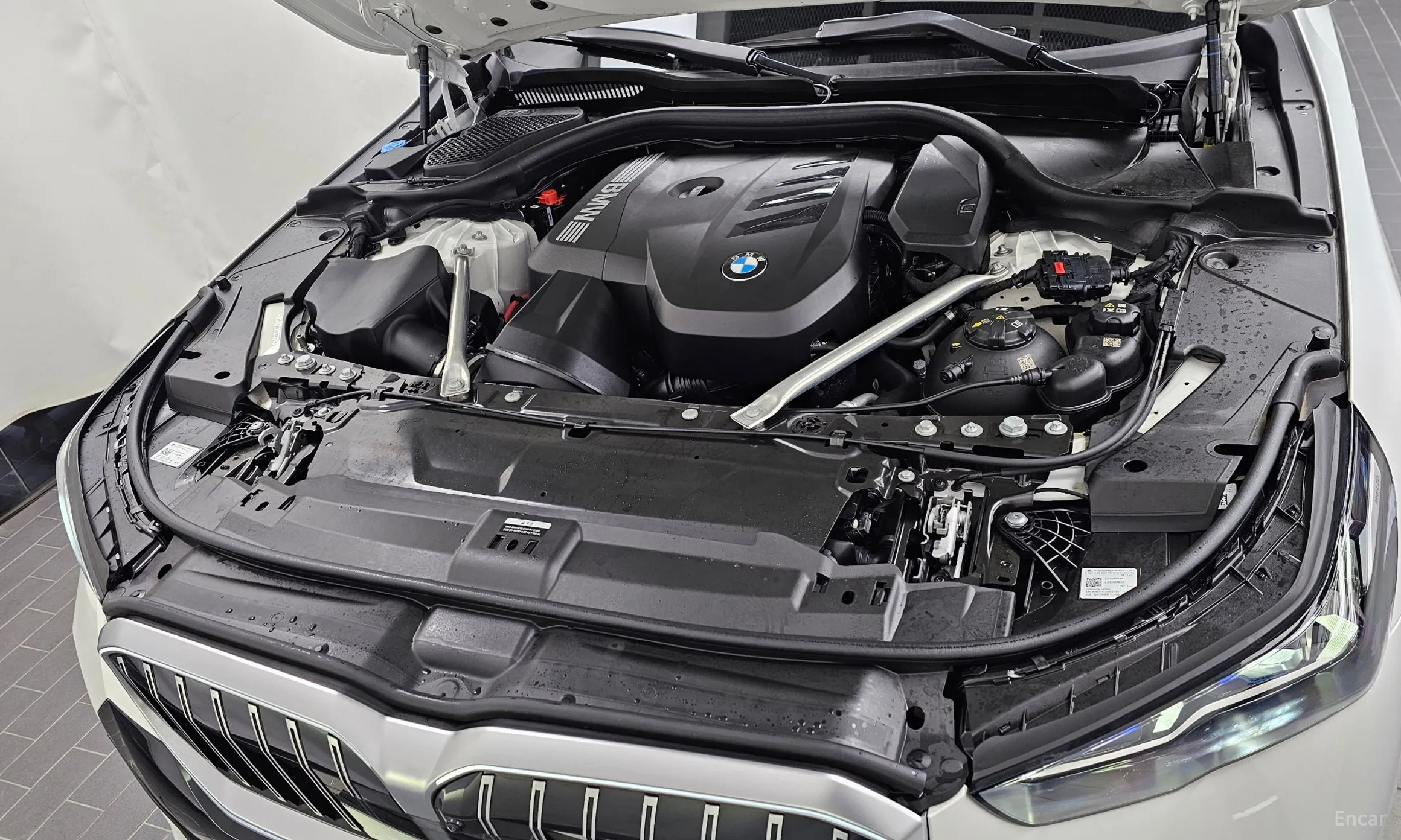 BMW 5 Series (G60) превью 6