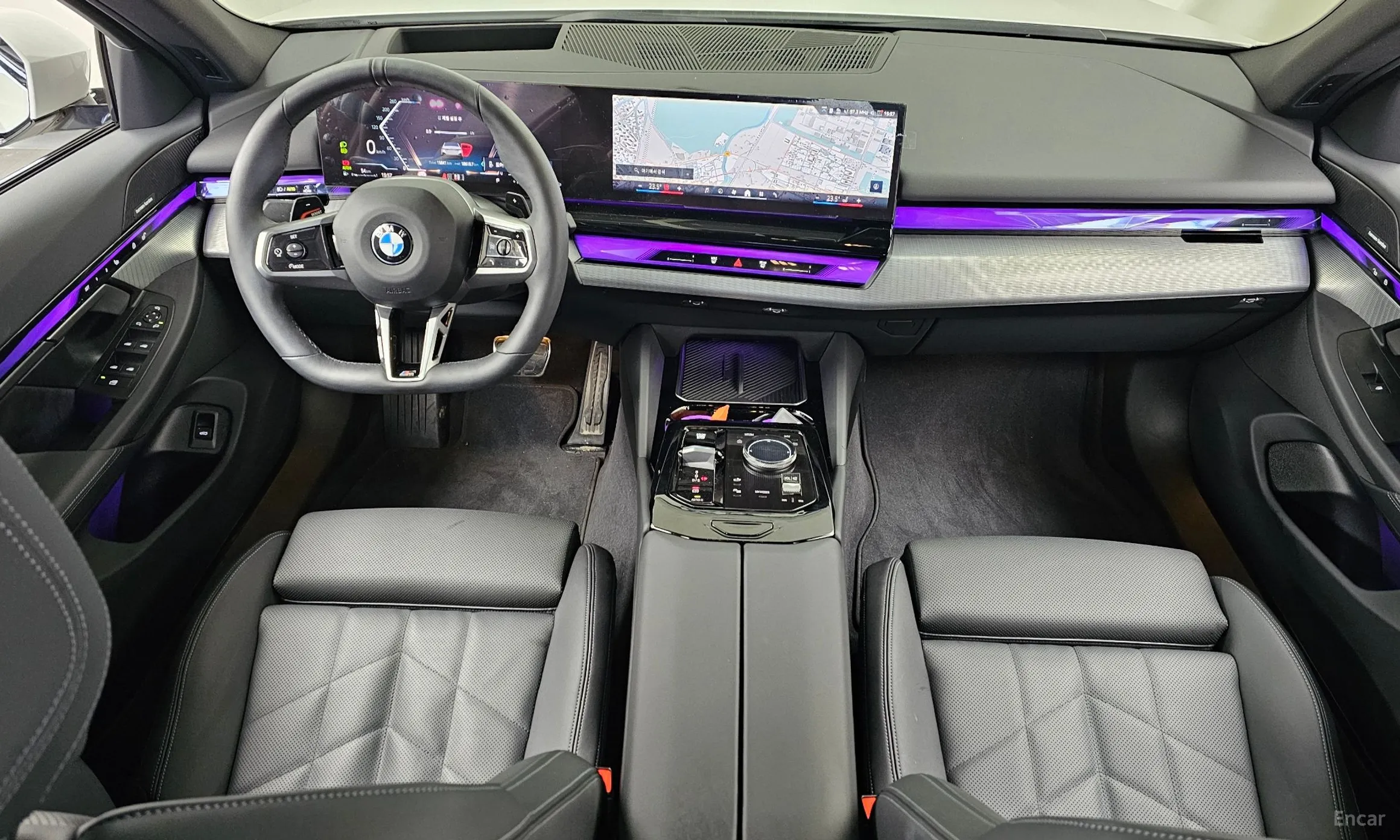 BMW 5 Series (G60) превью 7