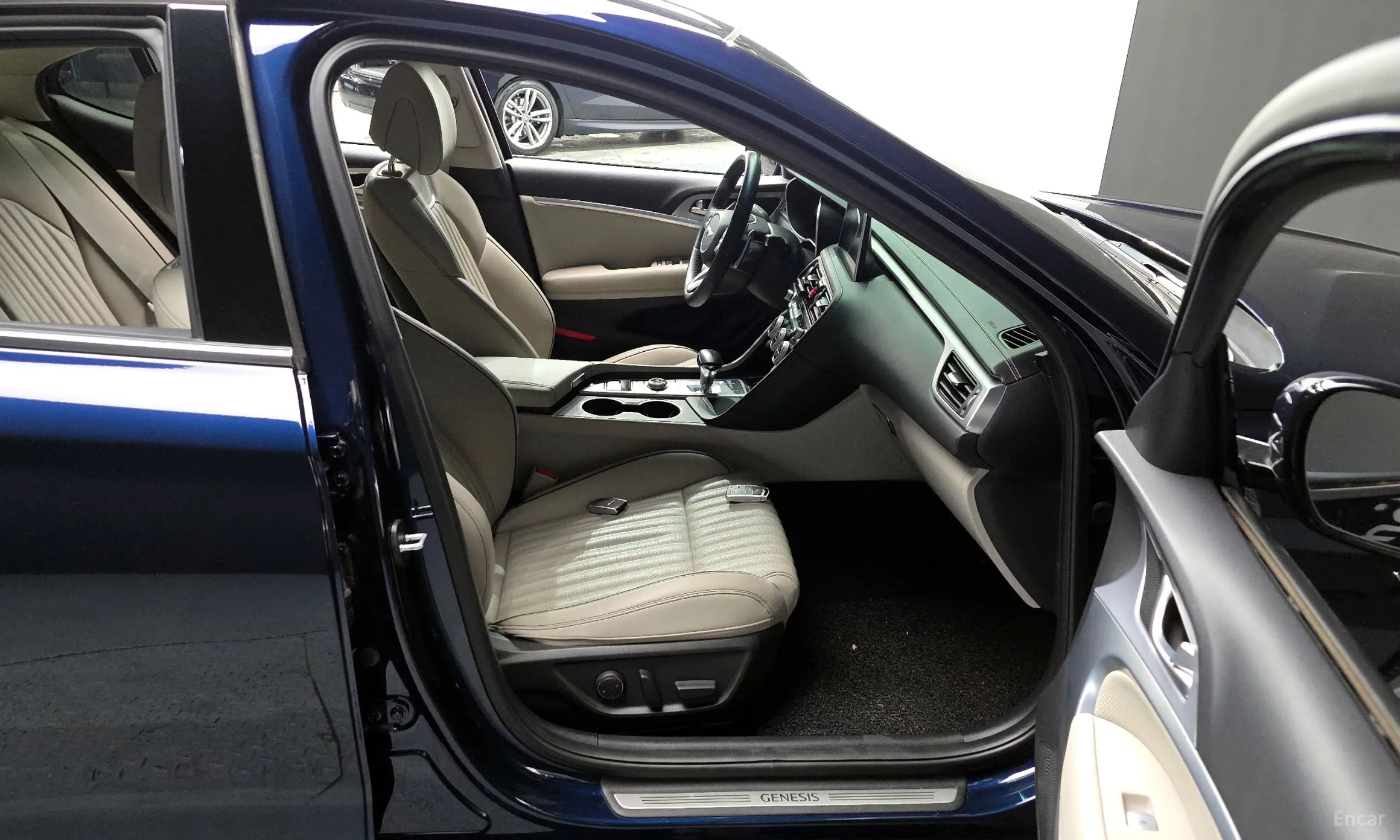 Genesis G70 превью 10
