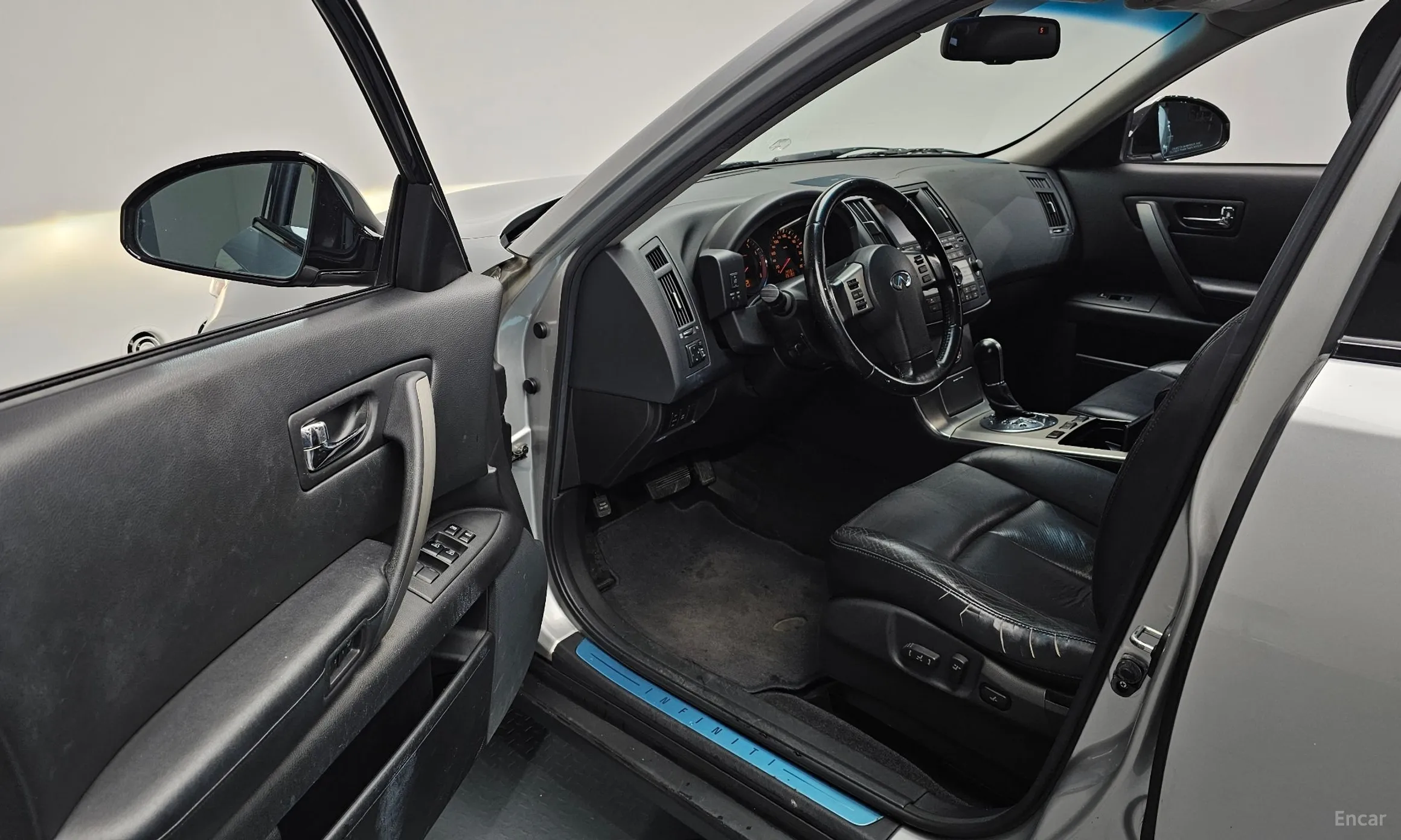 Infiniti FX35 превью 11